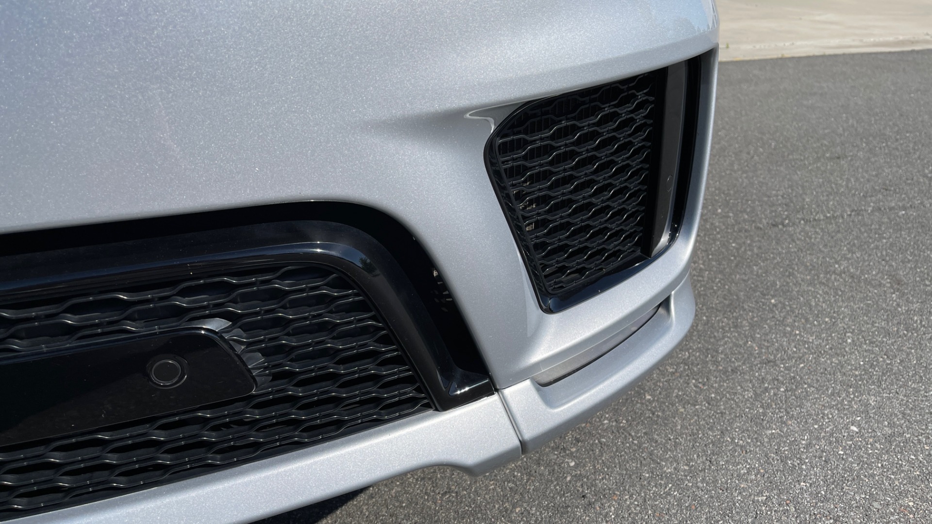 Used 2019 Land Rover RANGE ROVER SPORT HSE DYNAMIC / 3.0L SC V6 / 8-SPD / APPLE / NAV / SUNROOF / REARVIEW for sale Sold at Formula Imports in Charlotte NC 28227 12