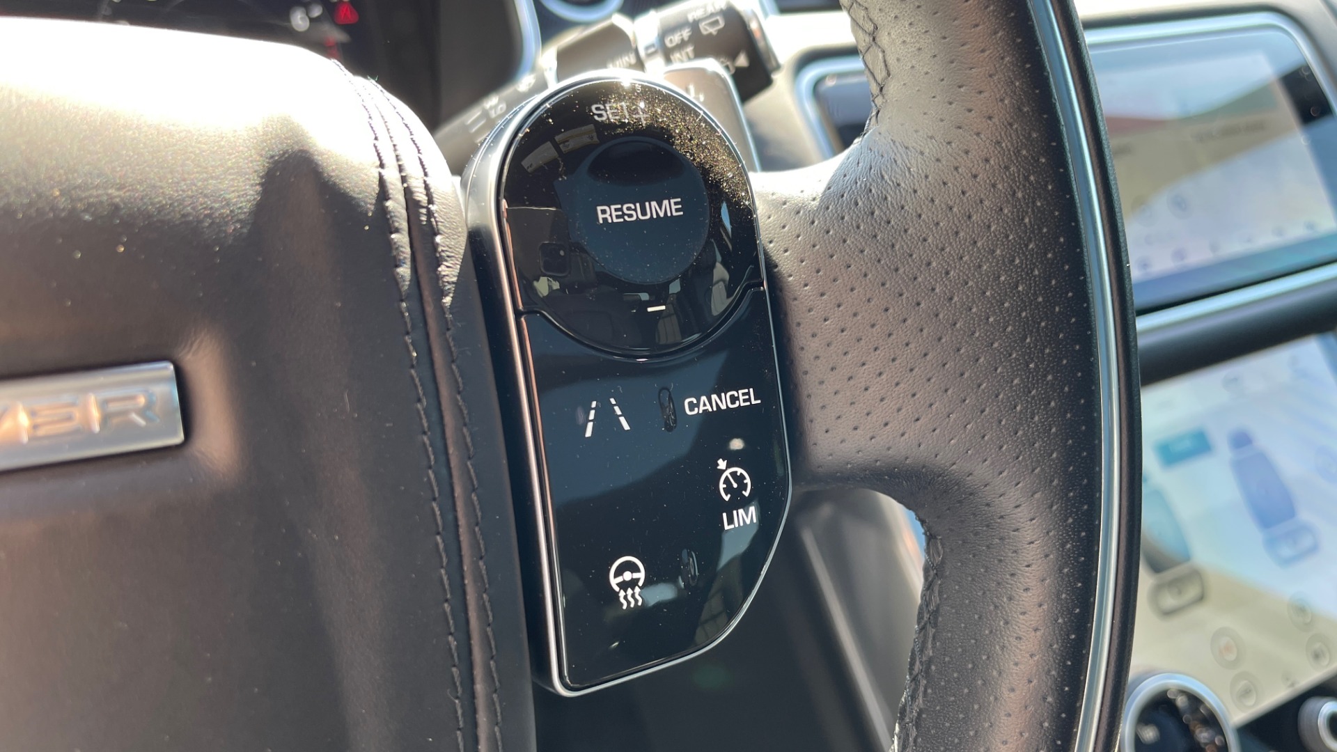 Used 2019 Land Rover RANGE ROVER SPORT HSE DYNAMIC / 3.0L SC V6 / 8-SPD / APPLE / NAV / SUNROOF / REARVIEW for sale Sold at Formula Imports in Charlotte NC 28227 41