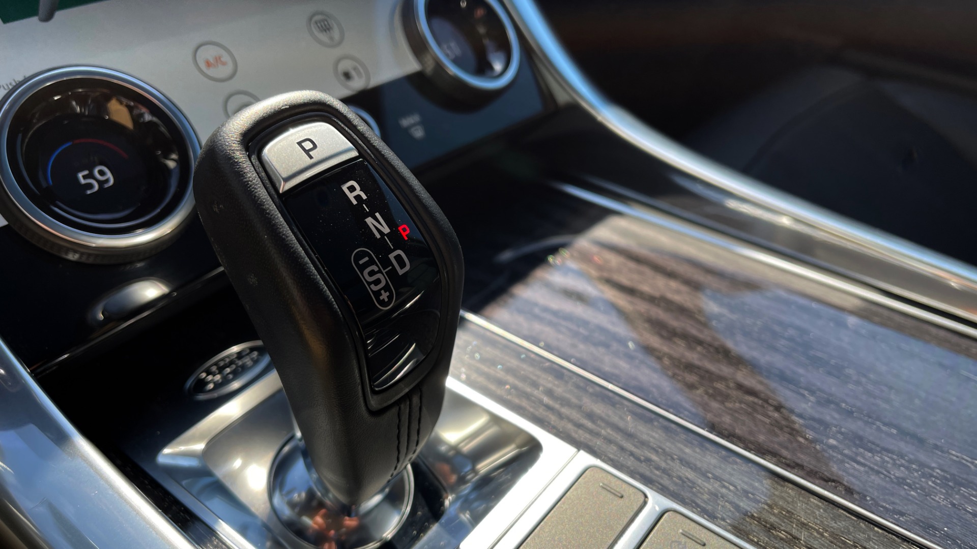 Used 2019 Land Rover RANGE ROVER SPORT HSE DYNAMIC / 3.0L SC V6 / 8-SPD / APPLE / NAV / SUNROOF / REARVIEW for sale Sold at Formula Imports in Charlotte NC 28227 50