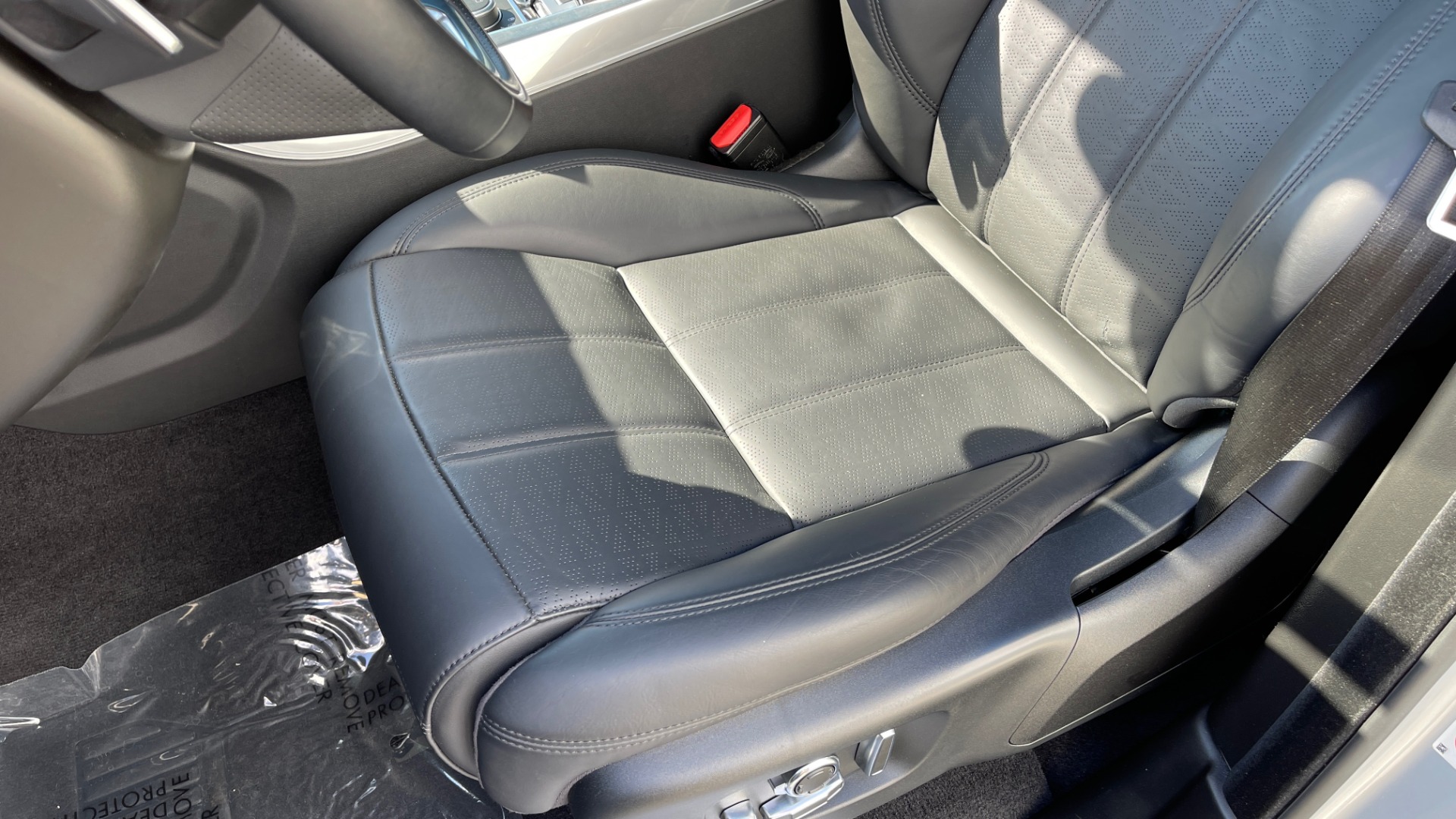Used 2019 Land Rover RANGE ROVER SPORT HSE DYNAMIC / 3.0L SC V6 / 8-SPD / APPLE / NAV / SUNROOF / REARVIEW for sale Sold at Formula Imports in Charlotte NC 28227 58