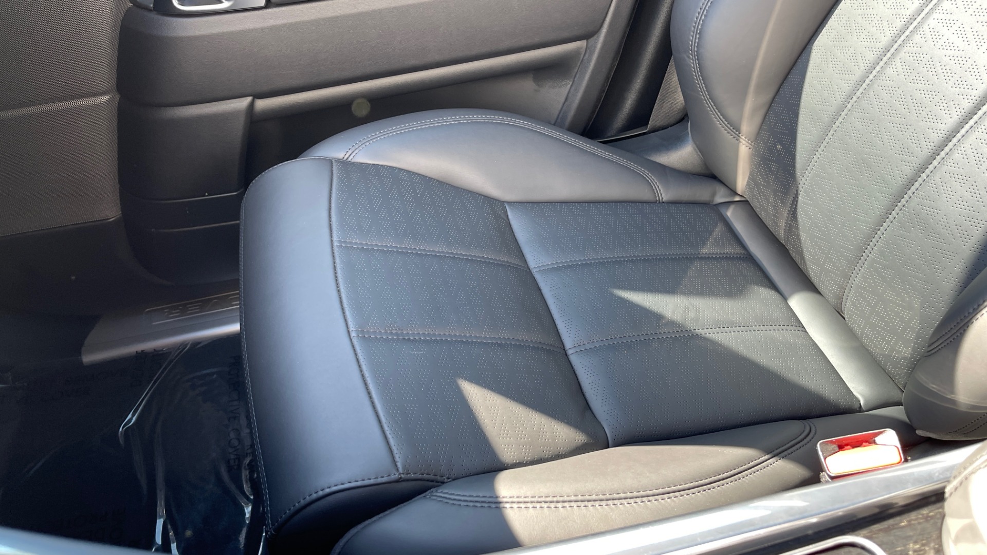 Used 2019 Land Rover RANGE ROVER SPORT HSE DYNAMIC / 3.0L SC V6 / 8-SPD / APPLE / NAV / SUNROOF / REARVIEW for sale Sold at Formula Imports in Charlotte NC 28227 60