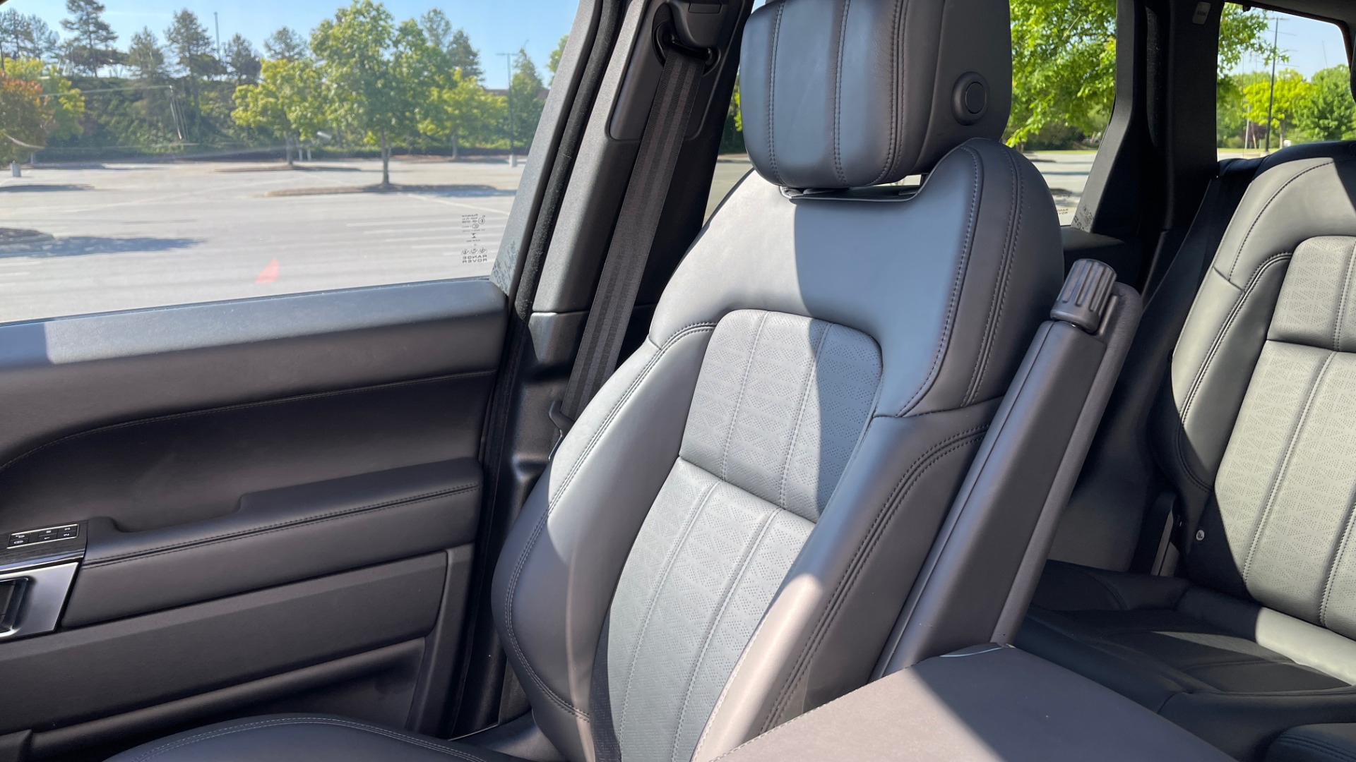 Used 2019 Land Rover RANGE ROVER SPORT HSE DYNAMIC / 3.0L SC V6 / 8-SPD / APPLE / NAV / SUNROOF / REARVIEW for sale Sold at Formula Imports in Charlotte NC 28227 61