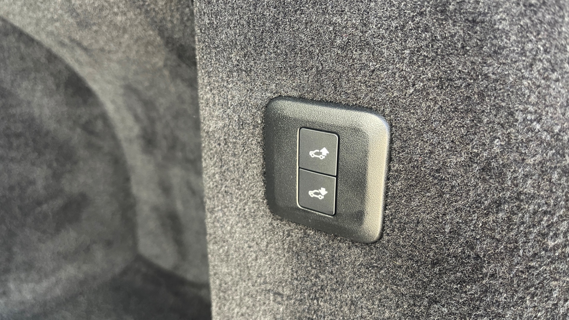 Used 2019 Land Rover RANGE ROVER SPORT HSE DYNAMIC / 3.0L SC V6 / 8-SPD / APPLE / NAV / SUNROOF / REARVIEW for sale Sold at Formula Imports in Charlotte NC 28227 76