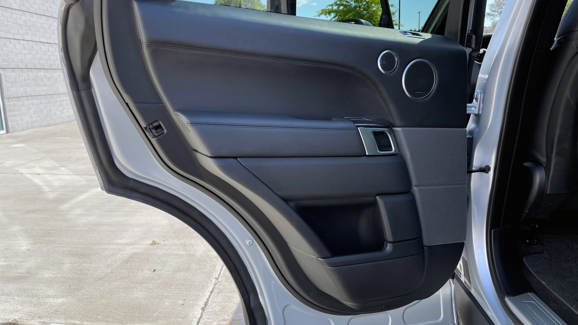 Used 2019 Land Rover RANGE ROVER SPORT HSE DYNAMIC / 3.0L SC V6 / 8-SPD / APPLE / NAV / SUNROOF / REARVIEW for sale Sold at Formula Imports in Charlotte NC 28227 85