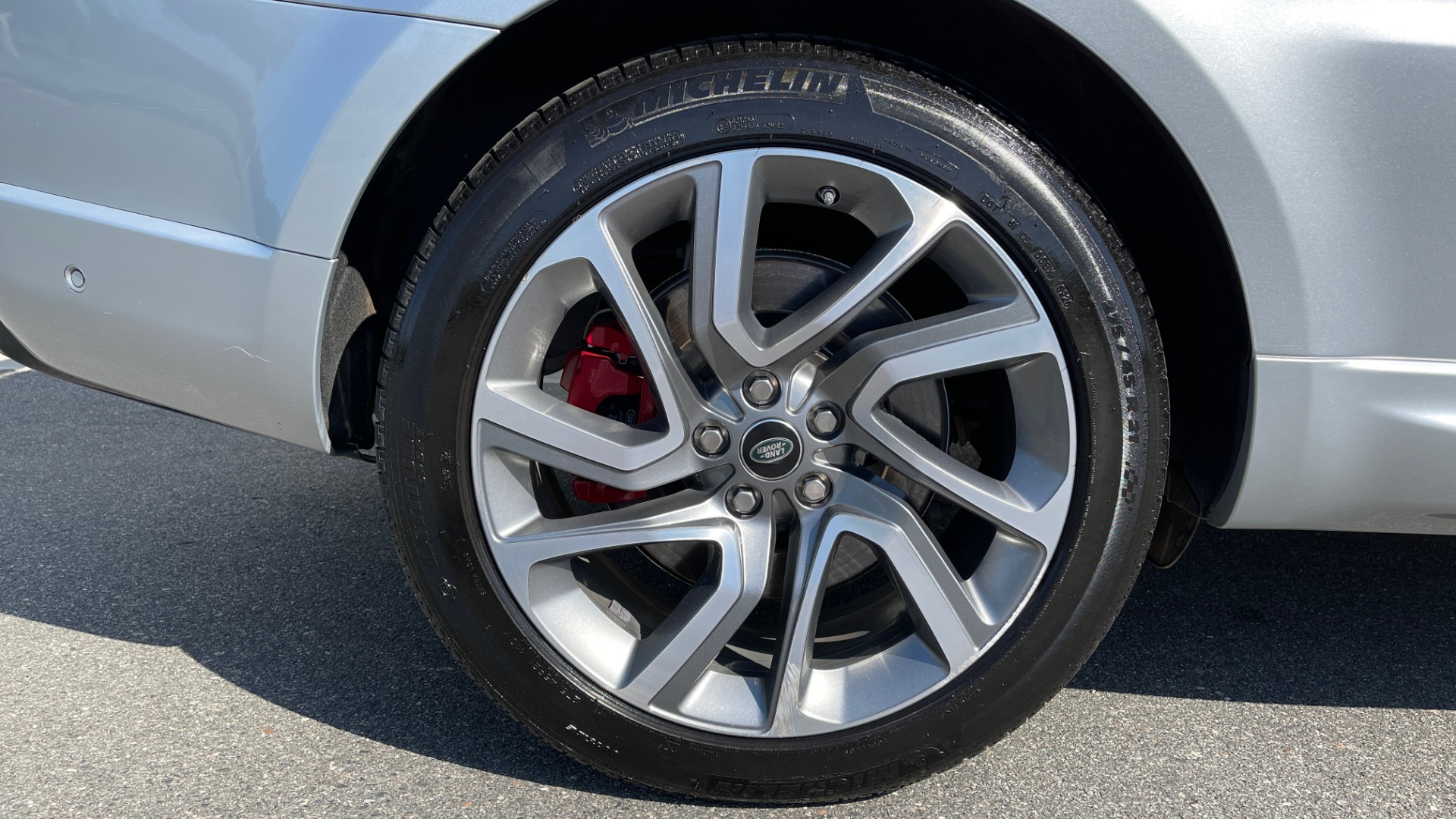 Used 2019 Land Rover RANGE ROVER SPORT HSE DYNAMIC / 3.0L SC V6 / 8-SPD / APPLE / NAV / SUNROOF / REARVIEW for sale Sold at Formula Imports in Charlotte NC 28227 88