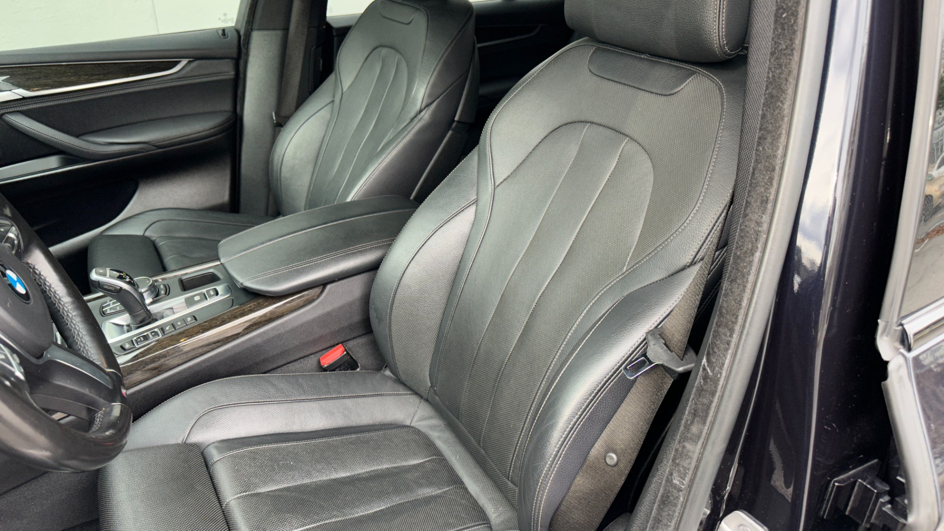 Used 2017 BMW X5 xDrive35i / M SPORT / PREMIUM PACKAGE / APPLE CARPLAY / LUXURY SEATING for sale Sold at Formula Imports in Charlotte NC 28227 13