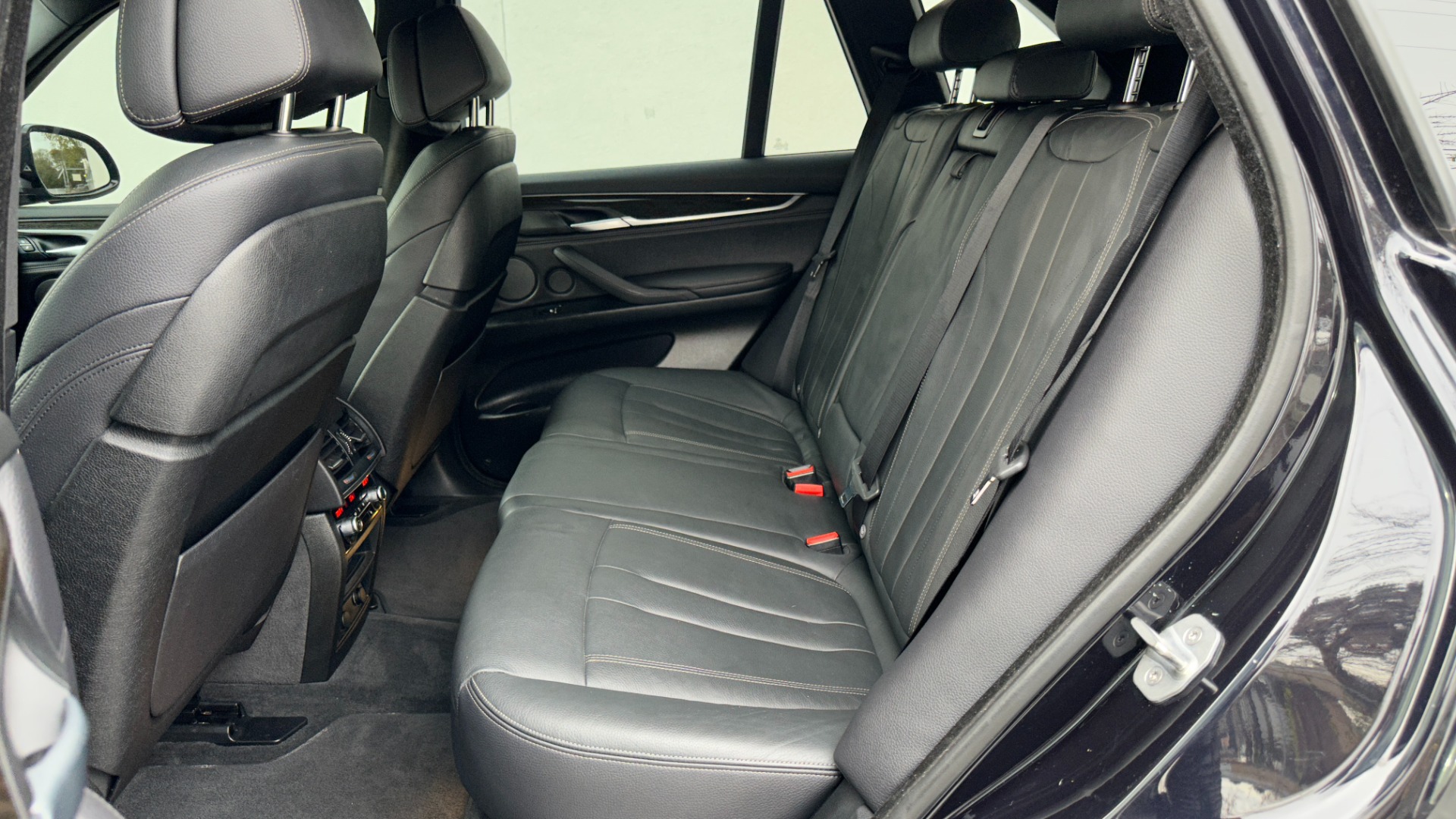 Used 2017 BMW X5 xDrive35i / M SPORT / PREMIUM PACKAGE / APPLE CARPLAY / LUXURY SEATING for sale Sold at Formula Imports in Charlotte NC 28227 21