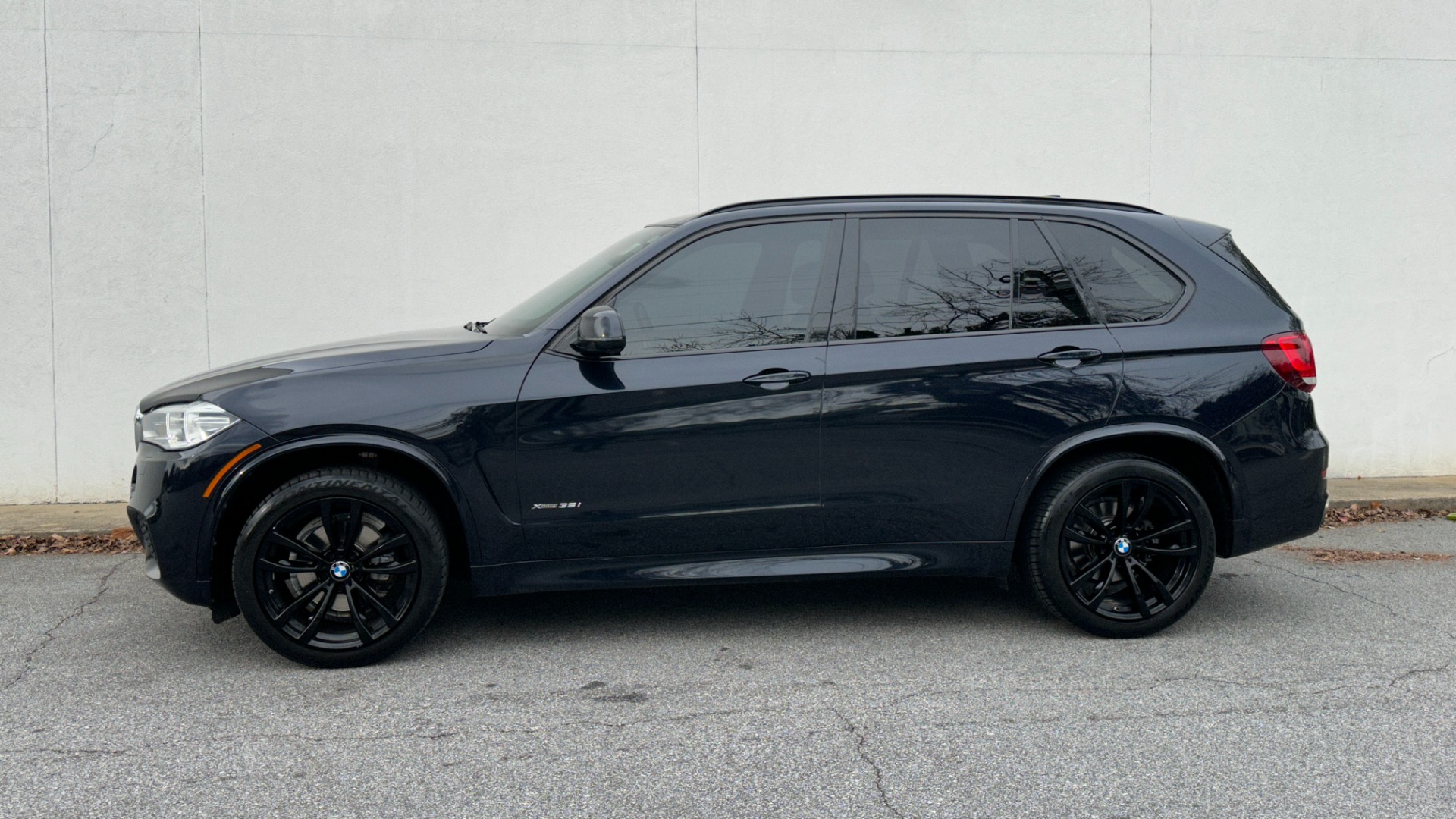 Used 2017 BMW X5 xDrive35i / M SPORT / PREMIUM PACKAGE / APPLE CARPLAY / LUXURY SEATING for sale Sold at Formula Imports in Charlotte NC 28227 3