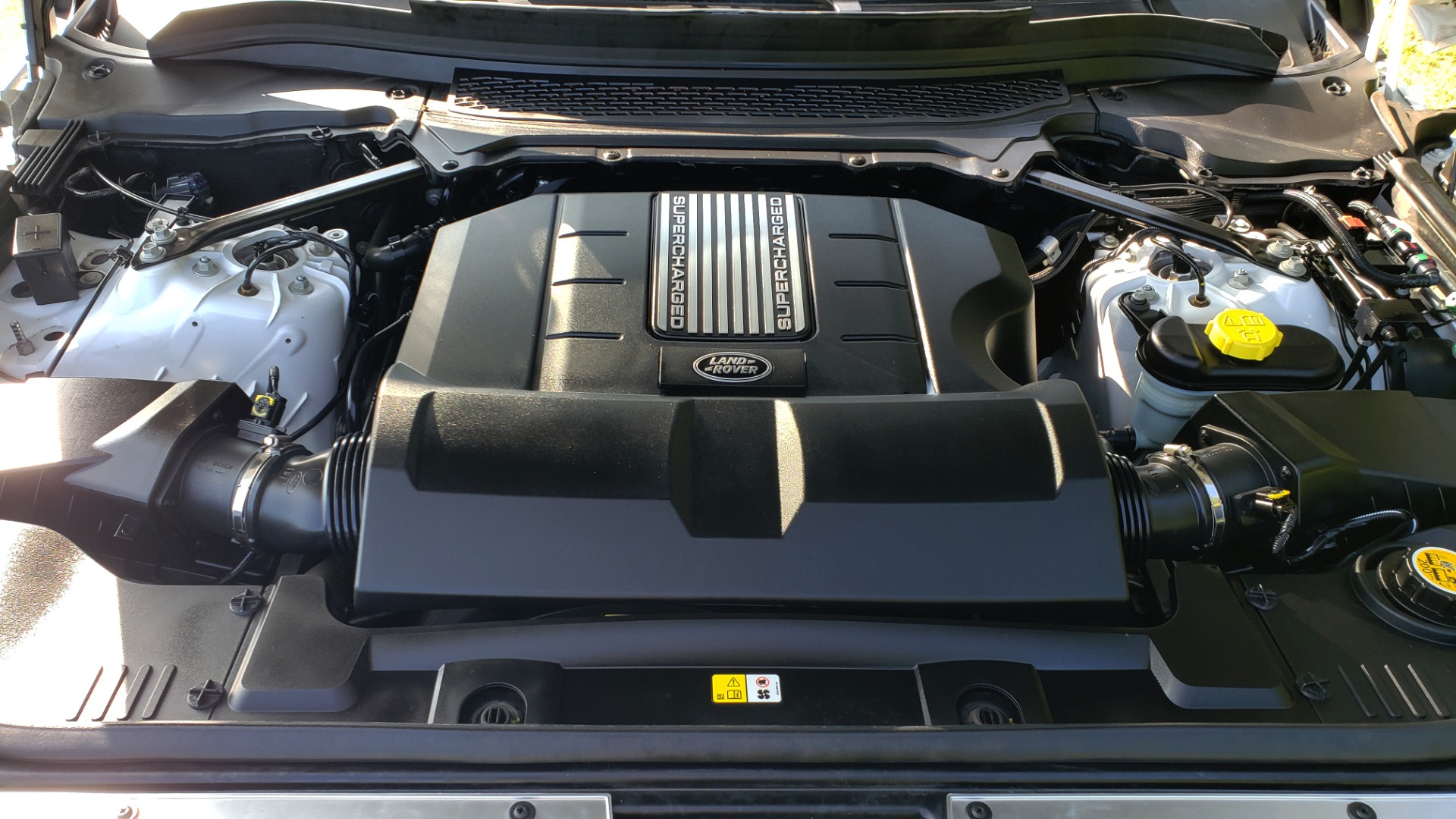 Used 2015 Land Rover Range Rover Supercharged for sale Sold at Formula Imports in Charlotte NC 28227 17
