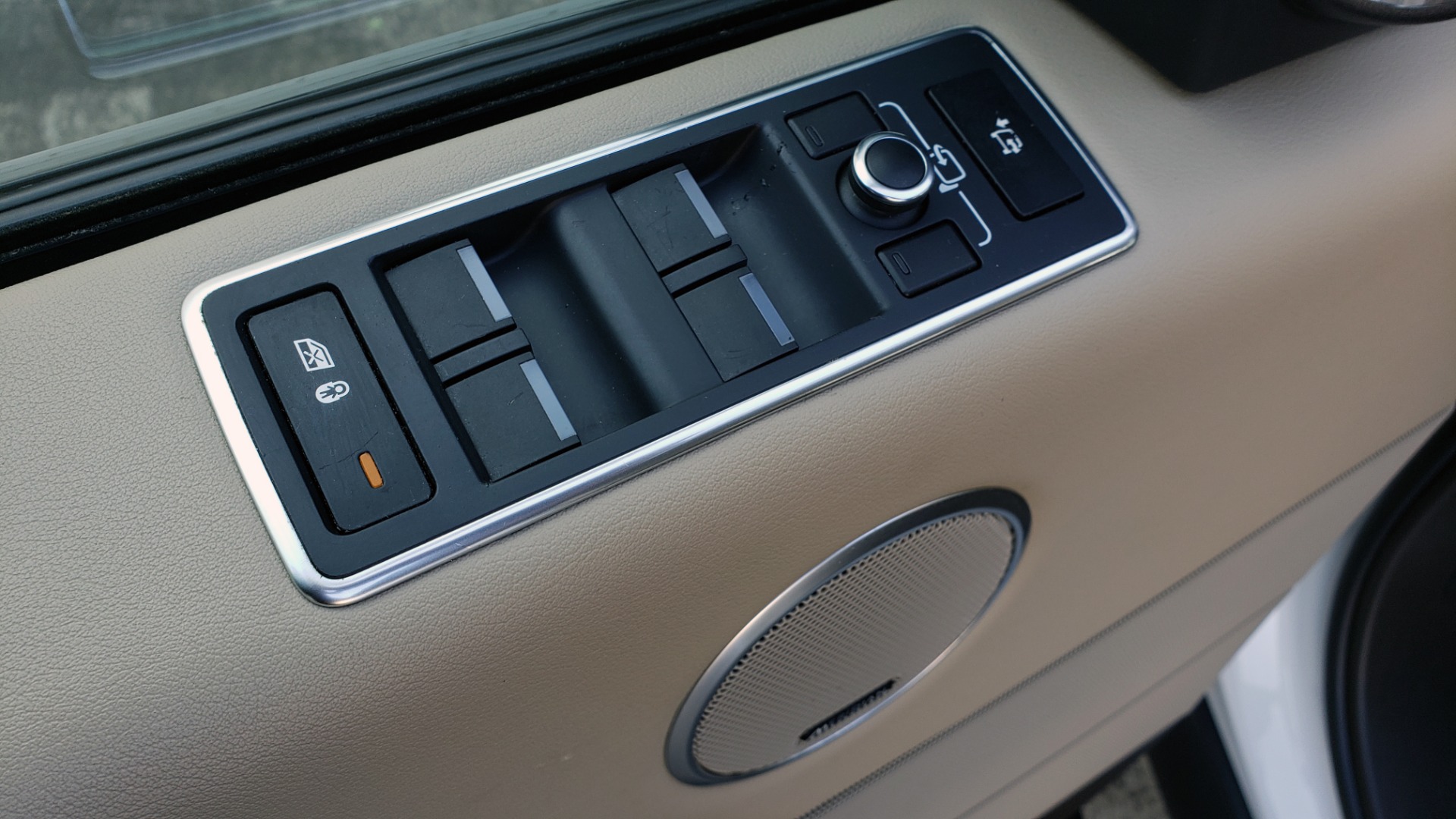 Used 2015 Land Rover Range Rover Supercharged for sale Sold at Formula Imports in Charlotte NC 28227 32