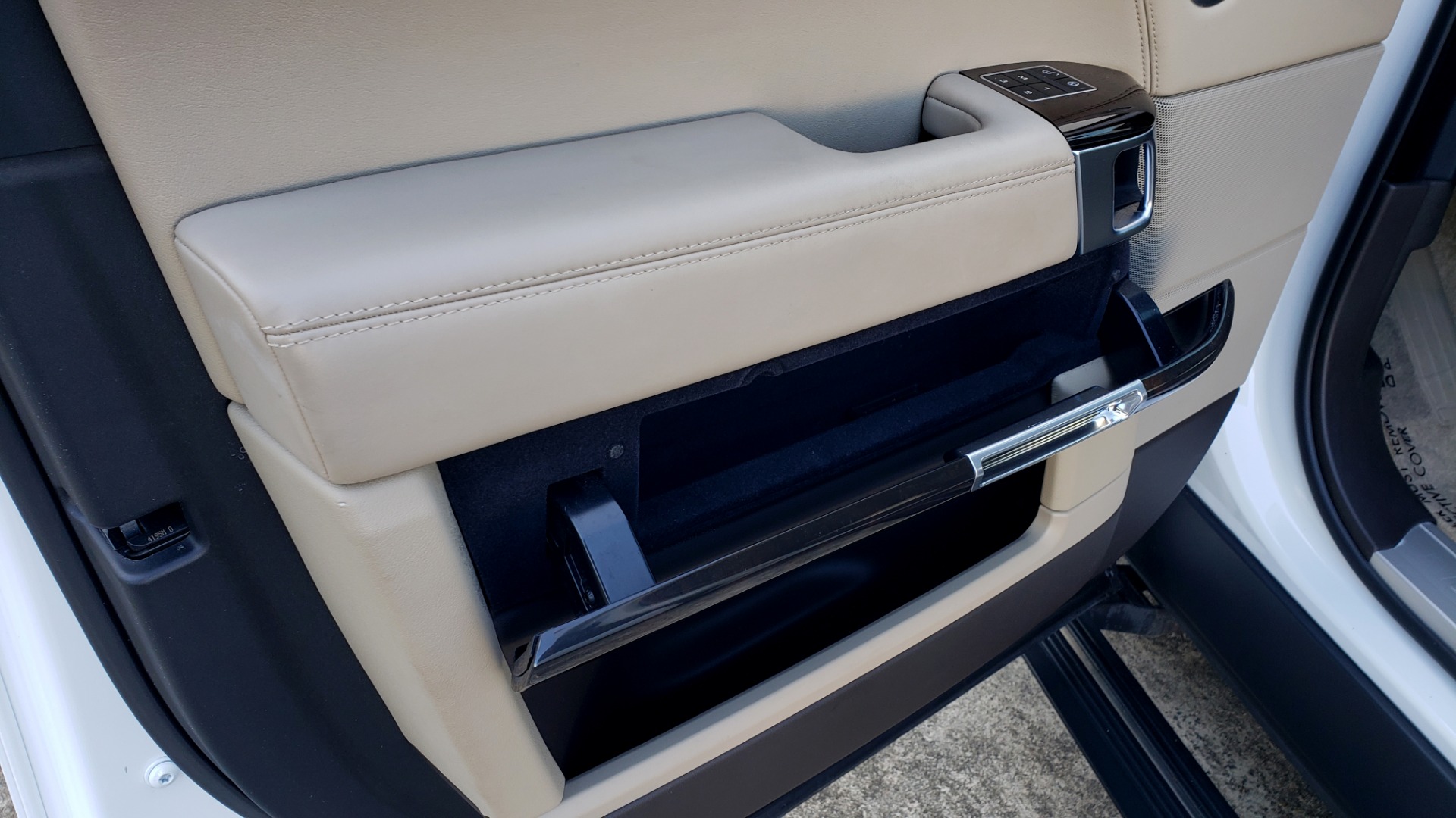 Used 2015 Land Rover Range Rover Supercharged for sale Sold at Formula Imports in Charlotte NC 28227 35