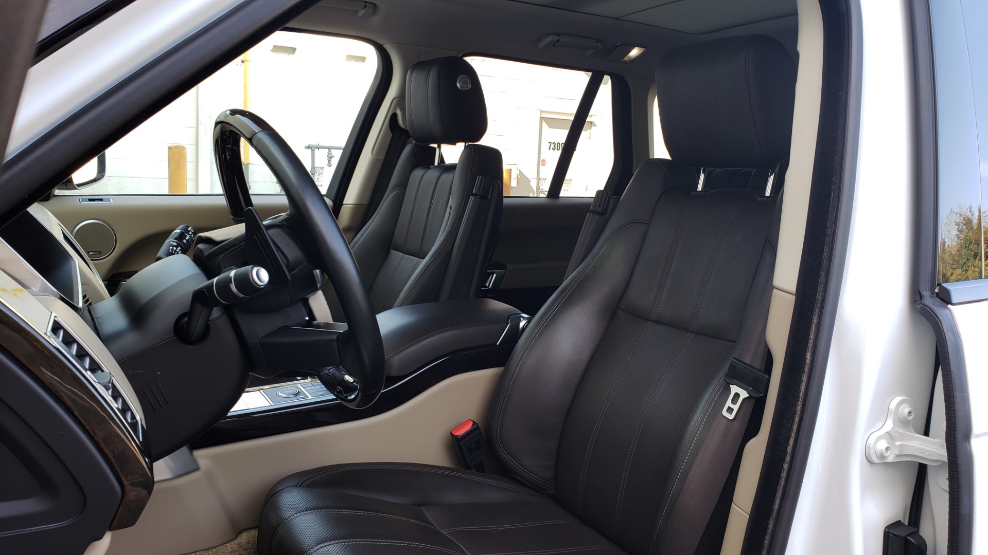 Used 2015 Land Rover Range Rover Supercharged for sale Sold at Formula Imports in Charlotte NC 28227 38