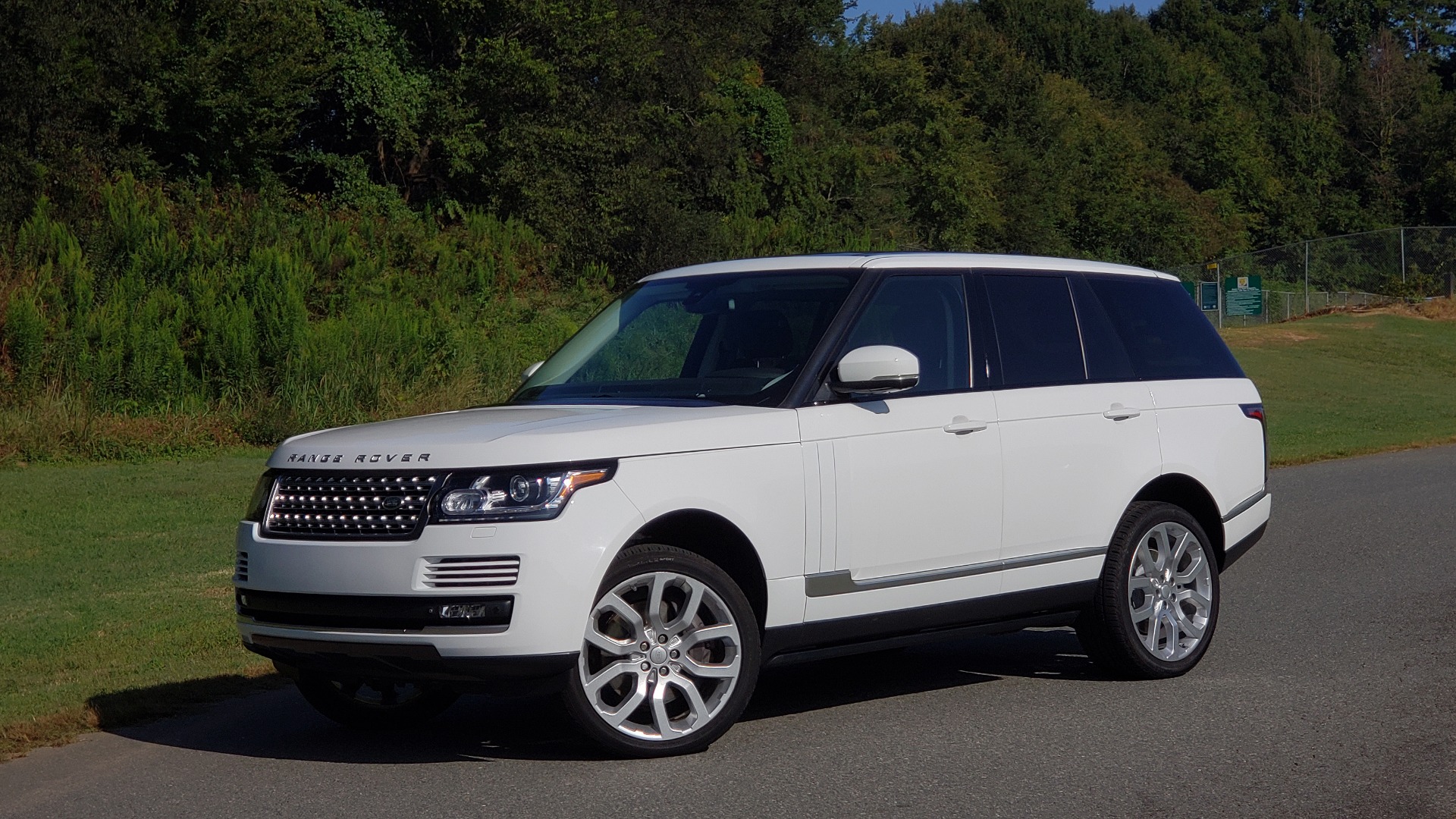 Used 2015 Land Rover Range Rover Supercharged for sale Sold at Formula Imports in Charlotte NC 28227 4