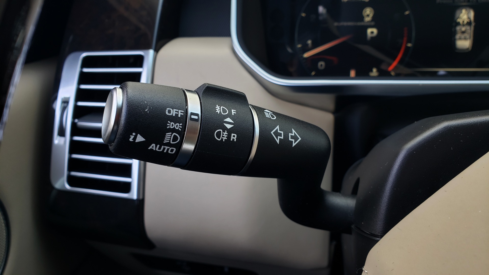 Used 2015 Land Rover Range Rover Supercharged for sale Sold at Formula Imports in Charlotte NC 28227 44