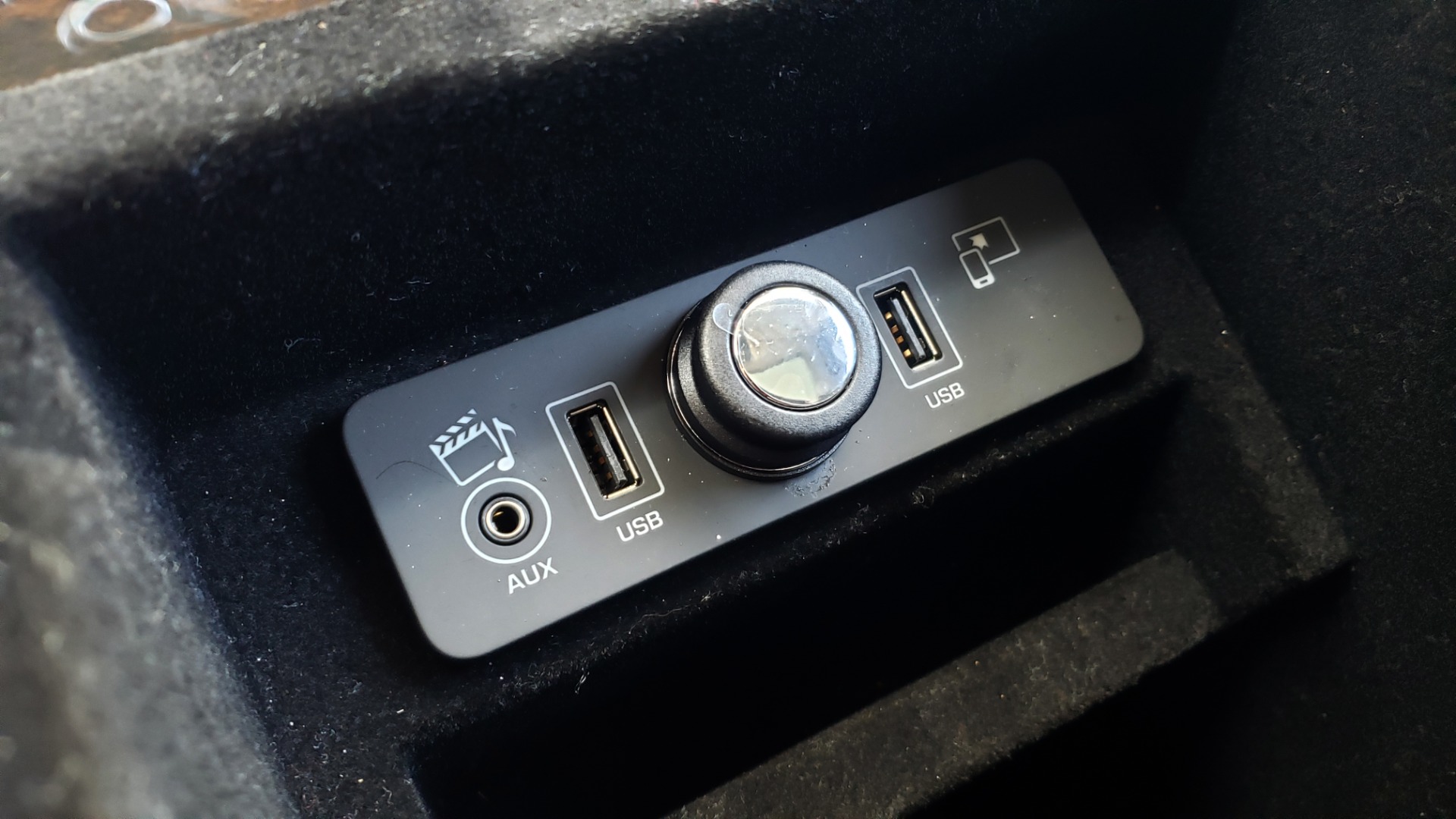 Used 2015 Land Rover Range Rover Supercharged for sale Sold at Formula Imports in Charlotte NC 28227 61
