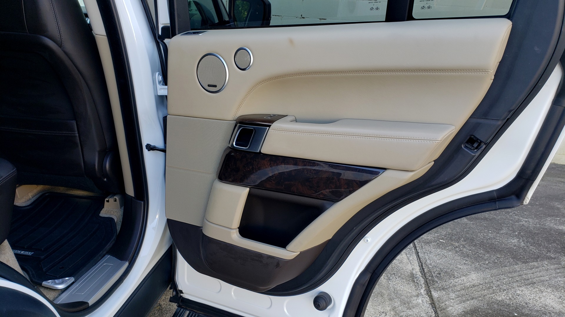 Used 2015 Land Rover Range Rover Supercharged for sale Sold at Formula Imports in Charlotte NC 28227 74