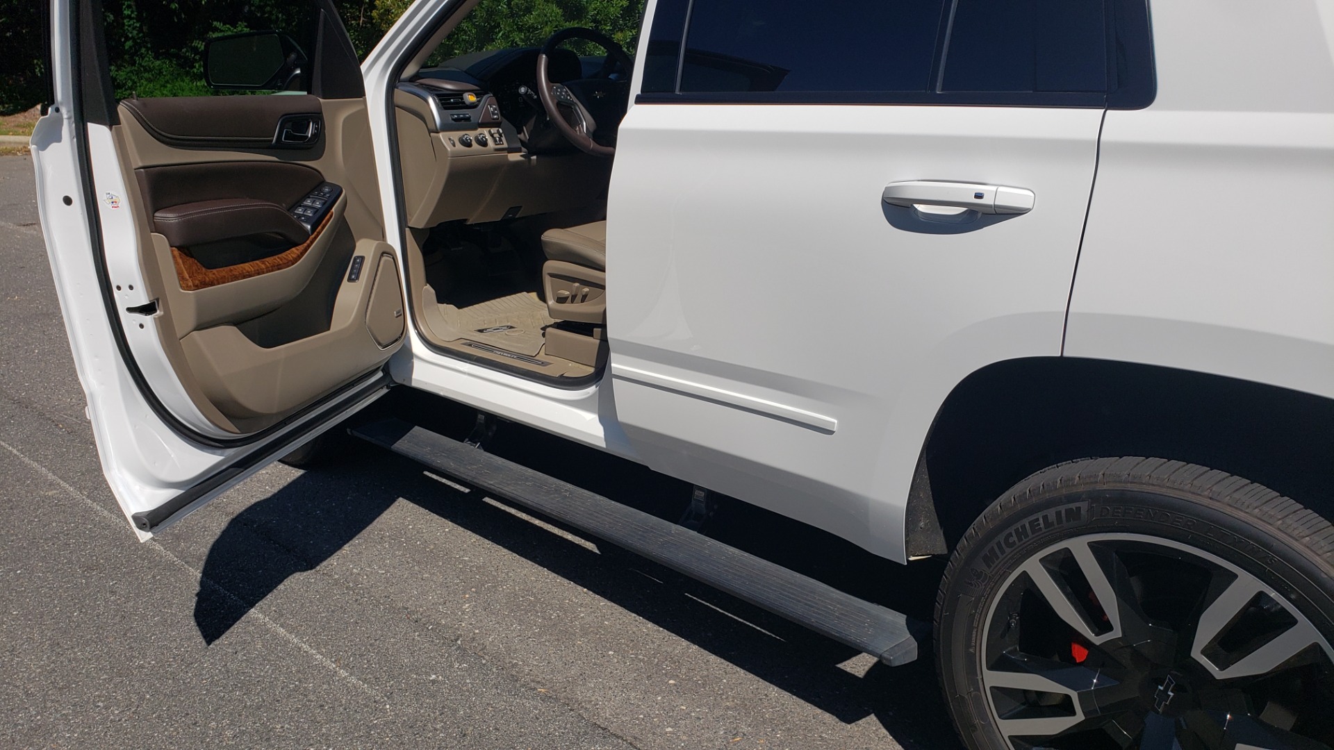 Used 2018 Chevrolet TAHOE PREMIER 4WD / 6.2L V8 / NAV / SUNROOF / ENT / BOSE / 3-ROW / REARVIEW for sale Sold at Formula Imports in Charlotte NC 28227 10