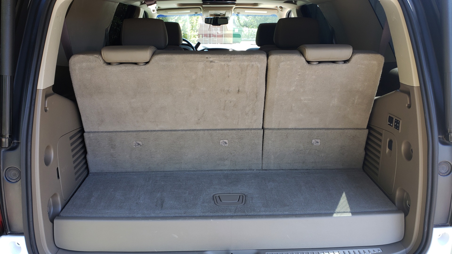 Used 2018 Chevrolet TAHOE PREMIER 4WD / 6.2L V8 / NAV / SUNROOF / ENT / BOSE / 3-ROW / REARVIEW for sale Sold at Formula Imports in Charlotte NC 28227 13
