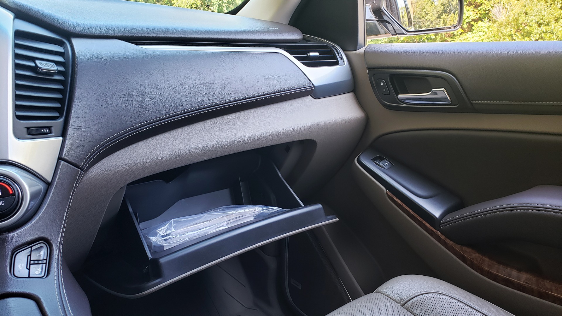 Used 2018 Chevrolet TAHOE PREMIER 4WD / 6.2L V8 / NAV / SUNROOF / ENT / BOSE / 3-ROW / REARVIEW for sale Sold at Formula Imports in Charlotte NC 28227 55