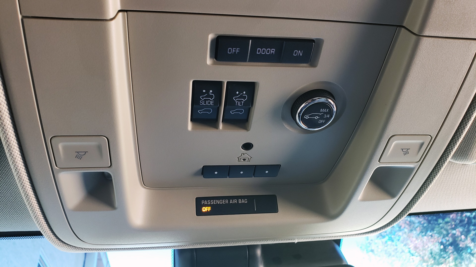 Used 2018 Chevrolet TAHOE PREMIER 4WD / 6.2L V8 / NAV / SUNROOF / ENT / BOSE / 3-ROW / REARVIEW for sale Sold at Formula Imports in Charlotte NC 28227 59