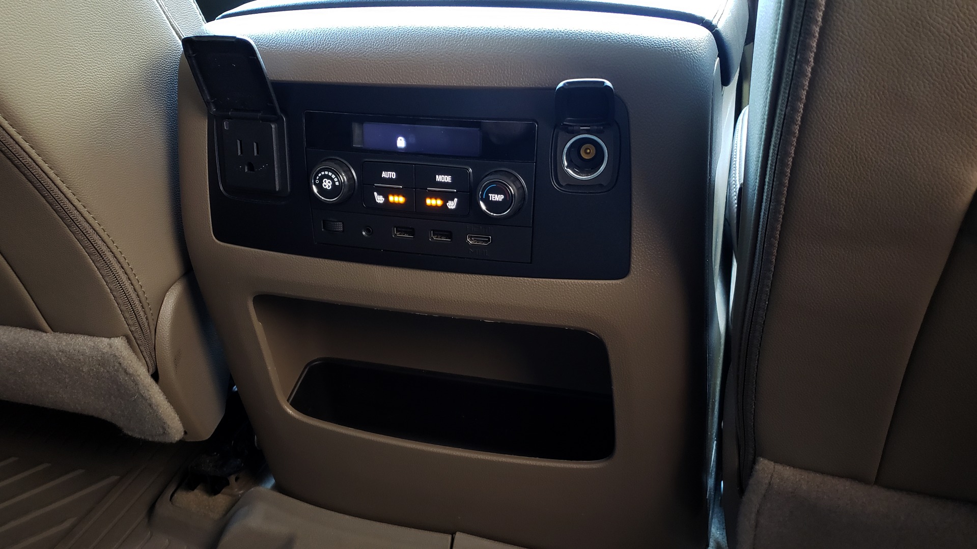 Used 2018 Chevrolet TAHOE PREMIER 4WD / 6.2L V8 / NAV / SUNROOF / ENT / BOSE / 3-ROW / REARVIEW for sale Sold at Formula Imports in Charlotte NC 28227 78