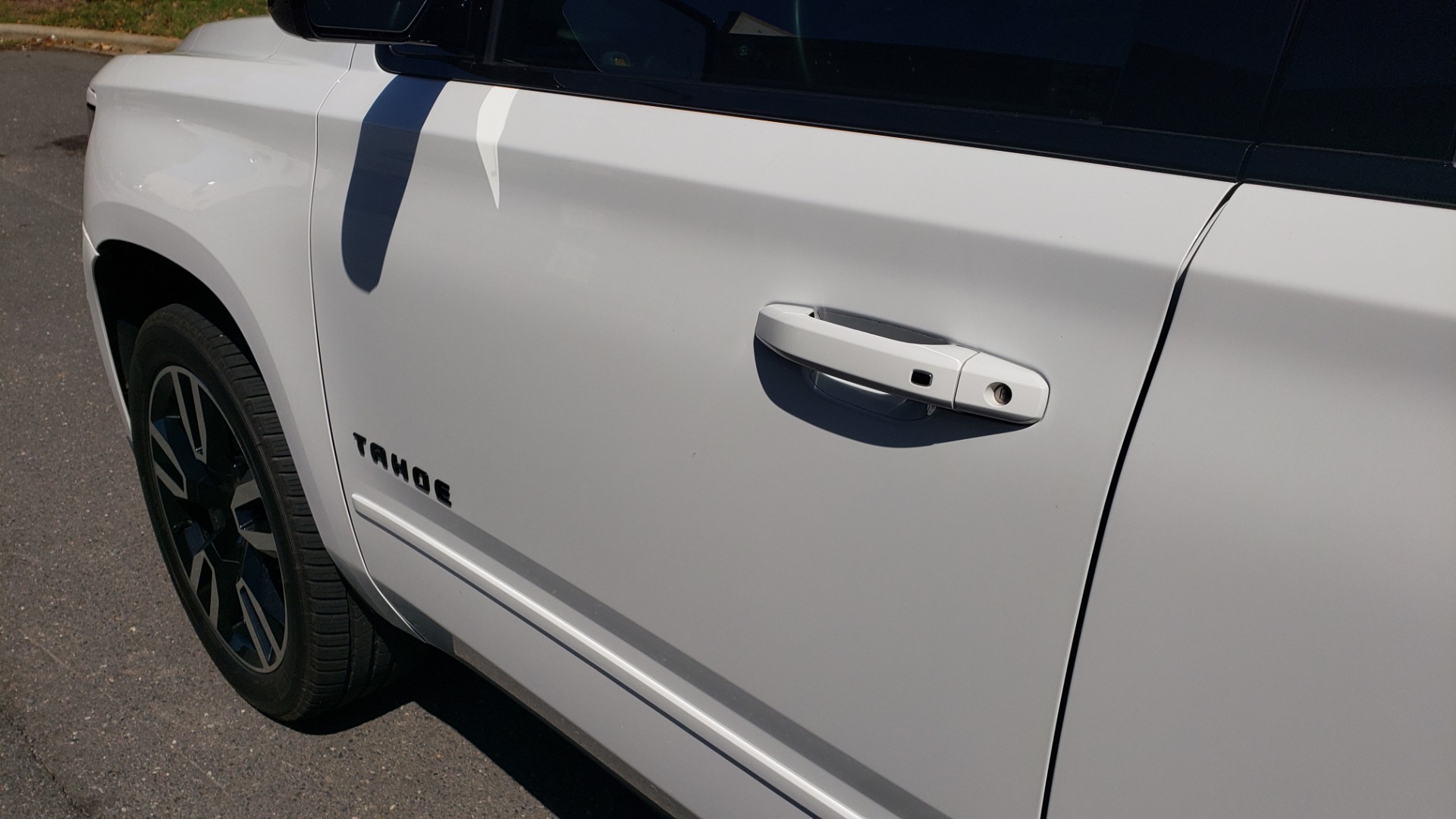 Used 2018 Chevrolet TAHOE PREMIER 4WD / 6.2L V8 / NAV / SUNROOF / ENT / BOSE / 3-ROW / REARVIEW for sale Sold at Formula Imports in Charlotte NC 28227 9