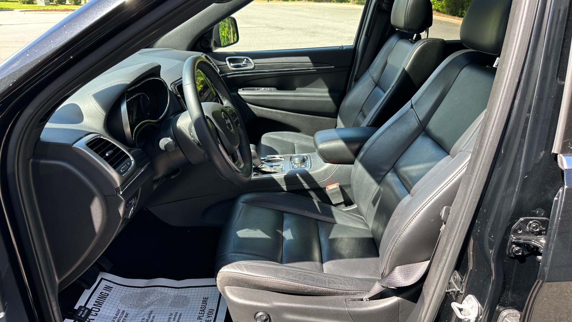 Used 2019 Jeep GRAND CHEROKEE LIMITED 4X4 / NAV / SUNROOF / BLIND SPOT MONITOR / REARVIEW for sale Sold at Formula Imports in Charlotte NC 28227 12