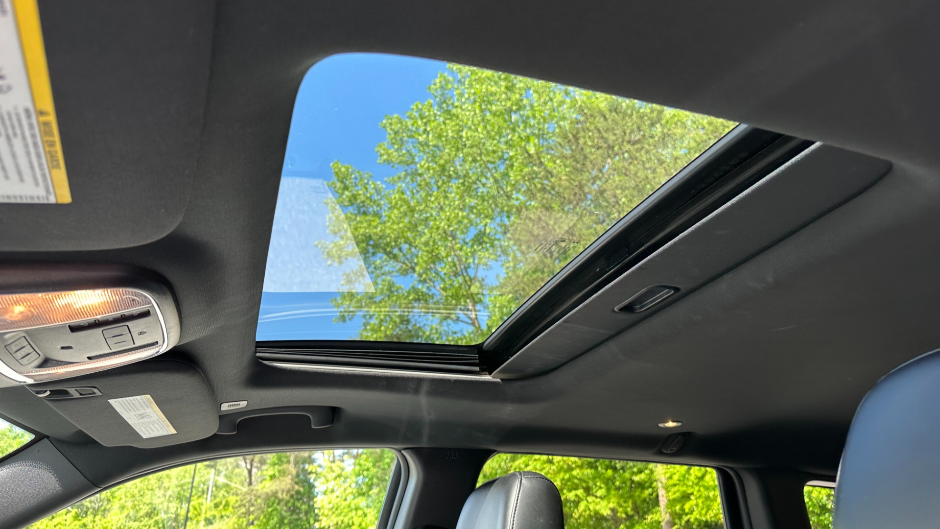 Used 2019 Jeep GRAND CHEROKEE LIMITED 4X4 / NAV / SUNROOF / BLIND SPOT MONITOR / REARVIEW for sale Sold at Formula Imports in Charlotte NC 28227 15