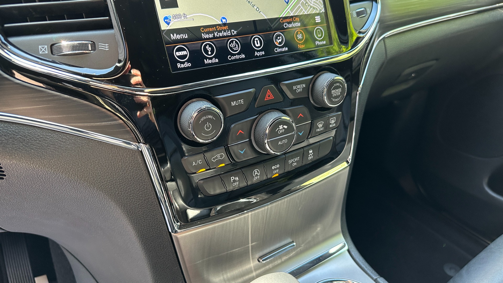 Used 2019 Jeep GRAND CHEROKEE LIMITED 4X4 / NAV / SUNROOF / BLIND SPOT MONITOR / REARVIEW for sale Sold at Formula Imports in Charlotte NC 28227 19