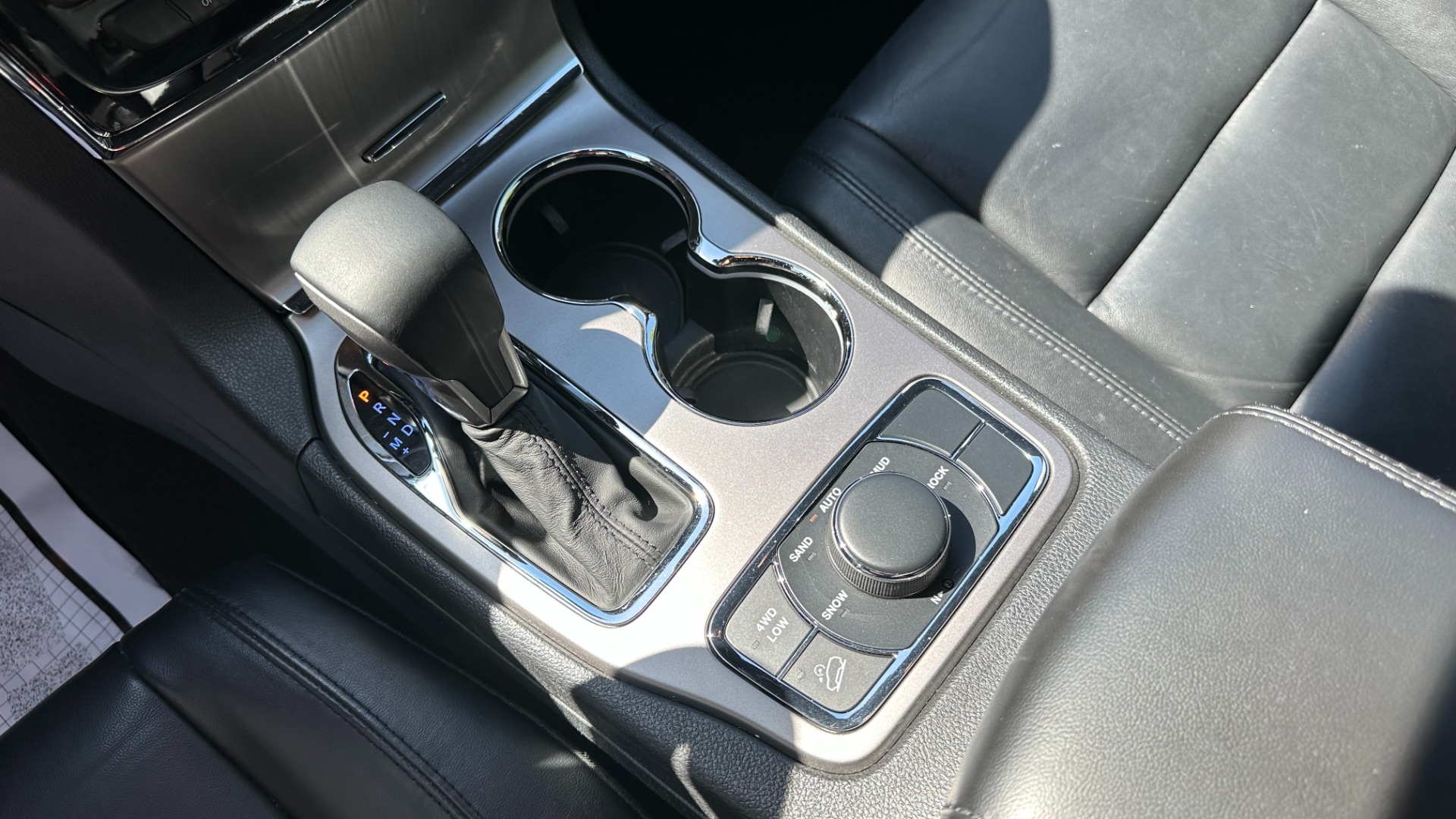 Used 2019 Jeep GRAND CHEROKEE LIMITED 4X4 / NAV / SUNROOF / BLIND SPOT MONITOR / REARVIEW for sale Sold at Formula Imports in Charlotte NC 28227 20