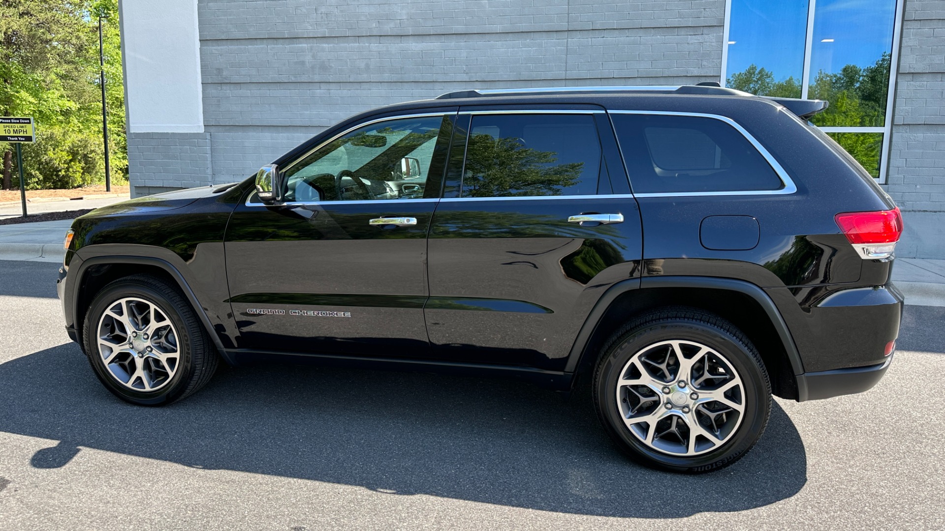 Used 2019 Jeep Grand Cherokee Limited for sale Sold at Formula Imports in Charlotte NC 28227 3