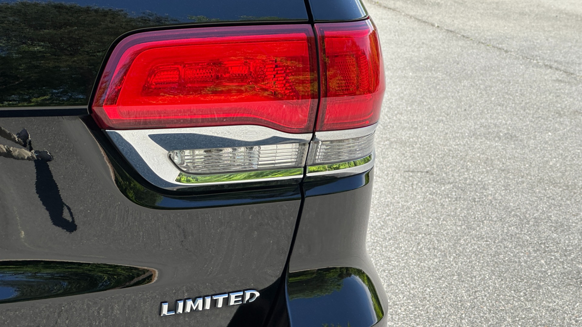 Used 2019 Jeep GRAND CHEROKEE LIMITED 4X4 / NAV / SUNROOF / BLIND SPOT MONITOR / REARVIEW for sale Sold at Formula Imports in Charlotte NC 28227 46