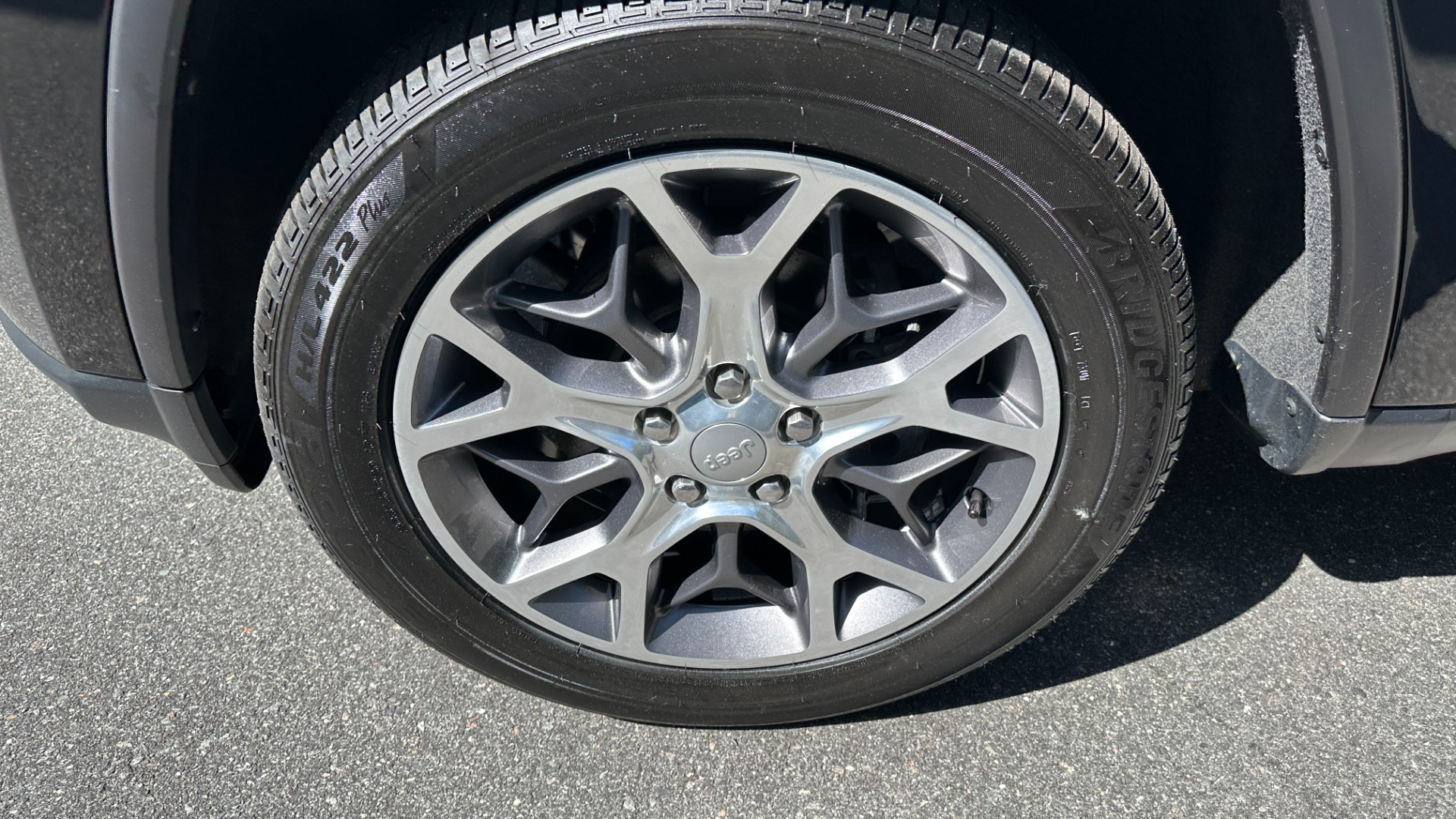 Used 2019 Jeep GRAND CHEROKEE LIMITED 4X4 / NAV / SUNROOF / BLIND SPOT MONITOR / REARVIEW for sale Sold at Formula Imports in Charlotte NC 28227 47
