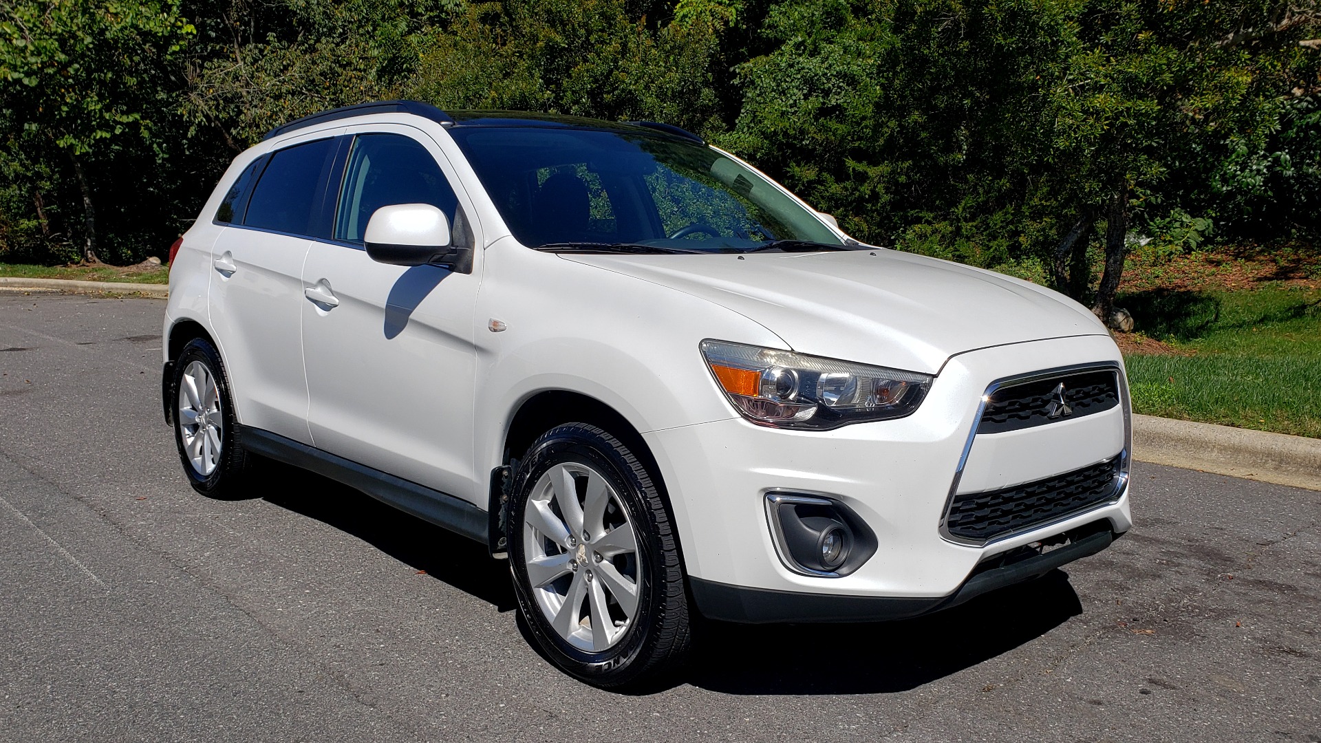 Used 2013 Mitsubishi OUTLANDER SPORT SE / 2WD / 4-DR SUV / CVT TRANS / PREMIUM SOUND / REARVIEW for sale Sold at Formula Imports in Charlotte NC 28227 4