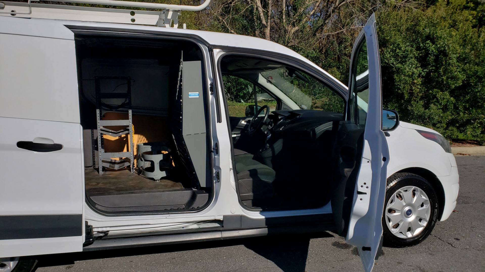 Used 2015 Ford TRANSIT CONNECT XLT CARGO VAN / 121-IN WB / 2.5L 4-CYL / AUTO / REARVIEW / WORK VAN for sale Sold at Formula Imports in Charlotte NC 28227 11