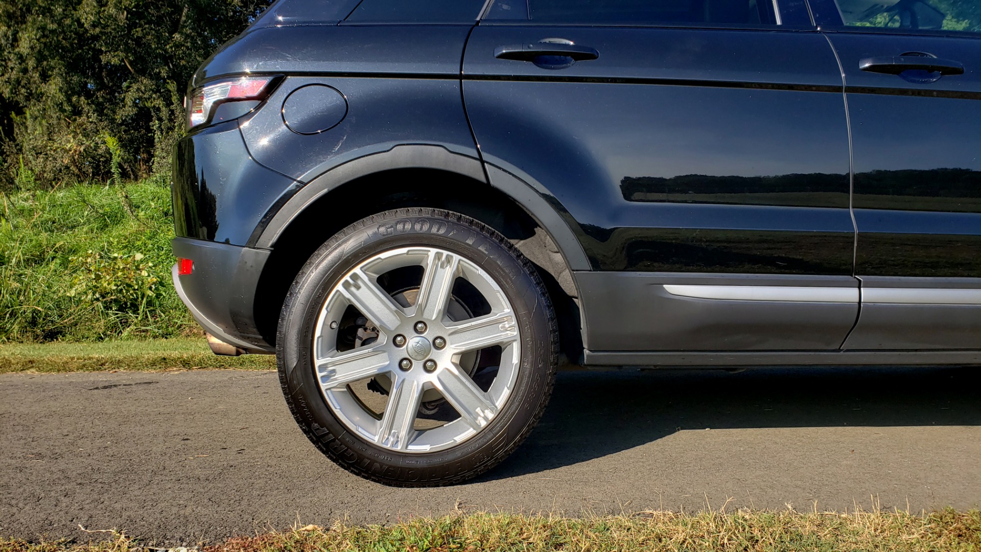 Used 2015 Land Rover RANGE ROVER EVOQUE PURE PREMIUM / PURE PLUS / CLIMATE COMFORT / REARVIEW for sale Sold at Formula Imports in Charlotte NC 28227 86