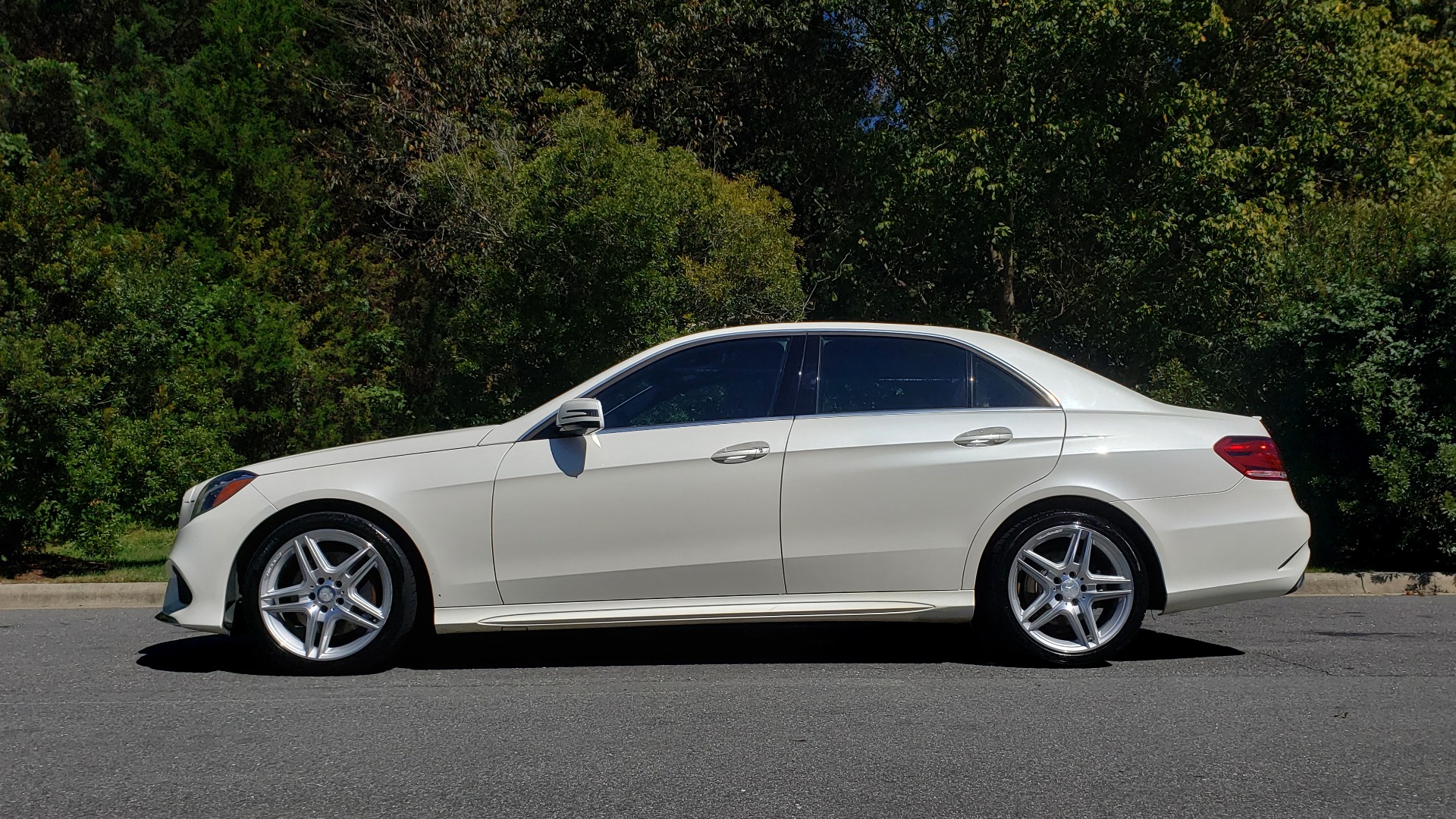 Used 2014 Mercedes-Benz E-CLASS E 350 SPORT / PREM 1 PKG / NAV / LIGHTING / KEYLESS-GO for sale Sold at Formula Imports in Charlotte NC 28227 2