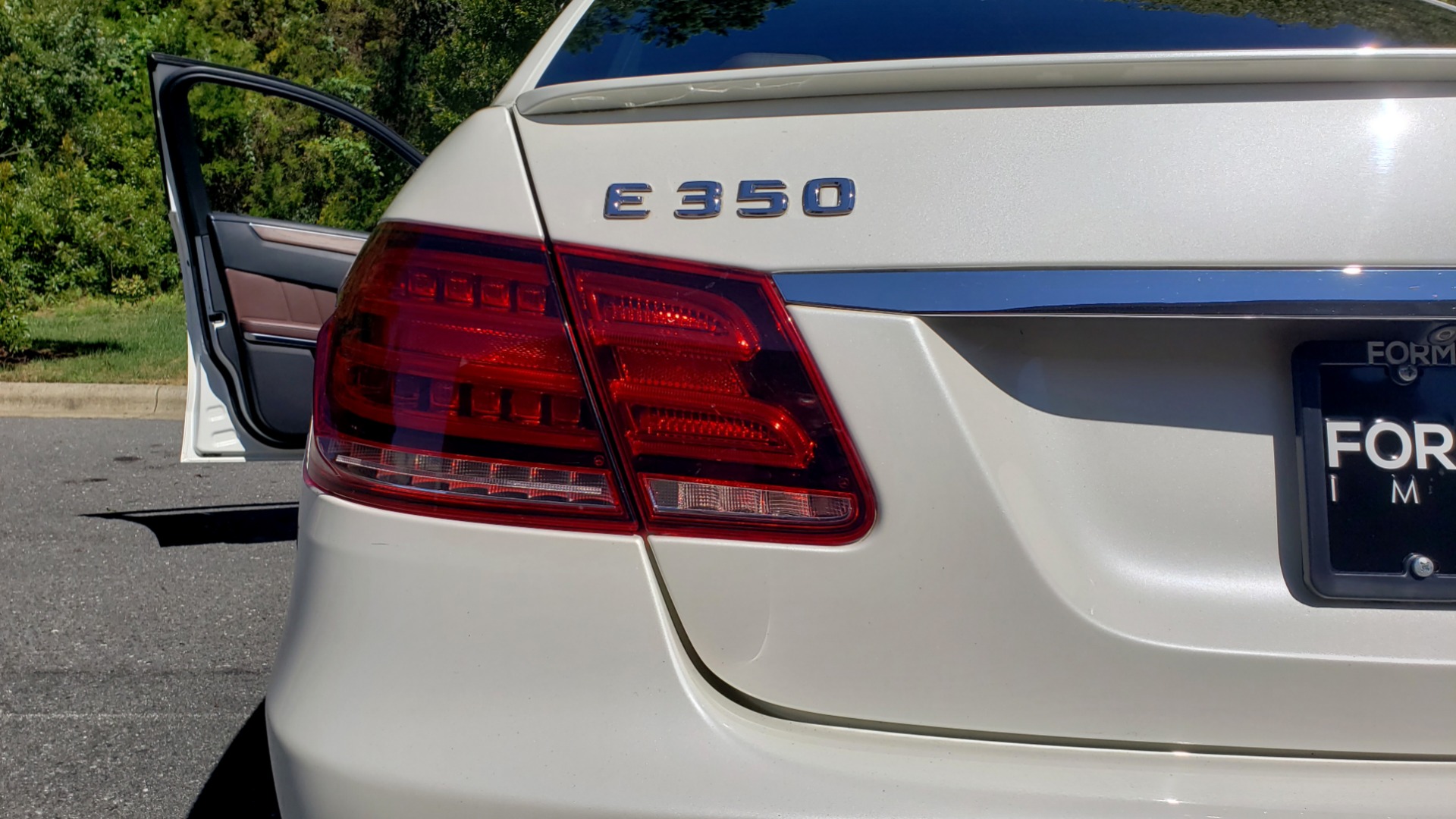 Used 2014 Mercedes-Benz E-CLASS E 350 SPORT / PREM 1 PKG / NAV / LIGHTING / KEYLESS-GO for sale Sold at Formula Imports in Charlotte NC 28227 28