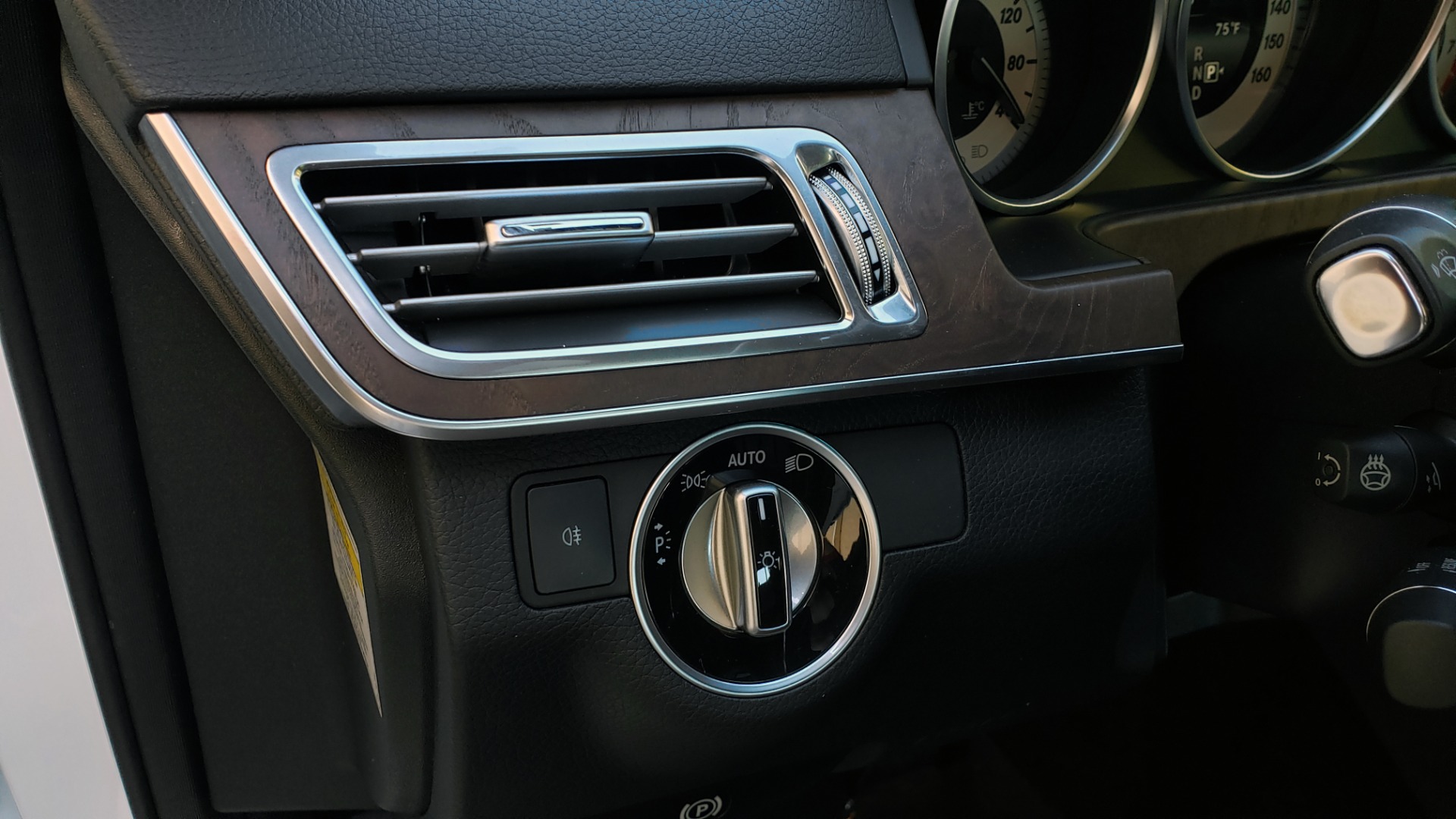Used 2014 Mercedes-Benz E-CLASS E 350 SPORT / PREM 1 PKG / NAV / LIGHTING / KEYLESS-GO for sale Sold at Formula Imports in Charlotte NC 28227 38
