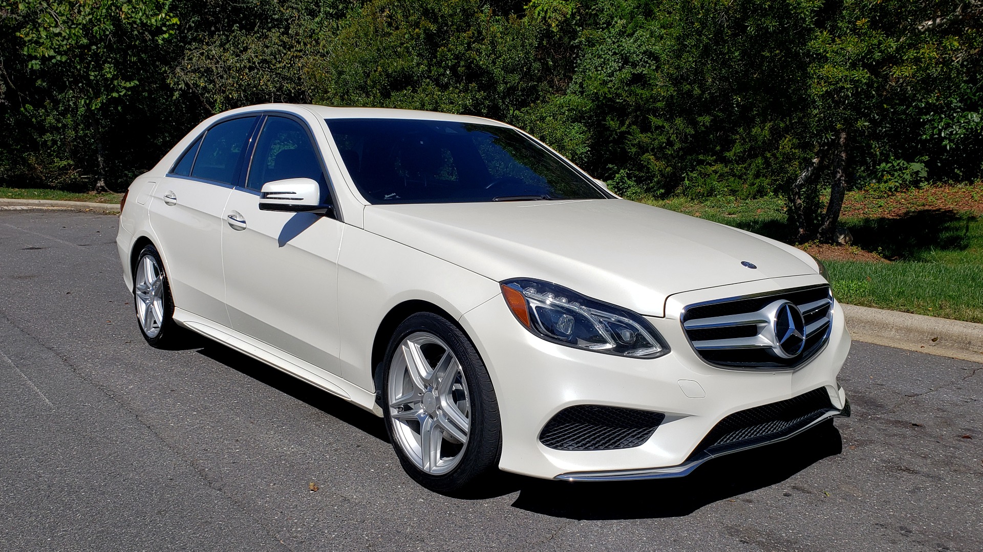Used 2014 Mercedes-Benz E-CLASS E 350 SPORT / PREM 1 PKG / NAV / LIGHTING / KEYLESS-GO for sale Sold at Formula Imports in Charlotte NC 28227 4