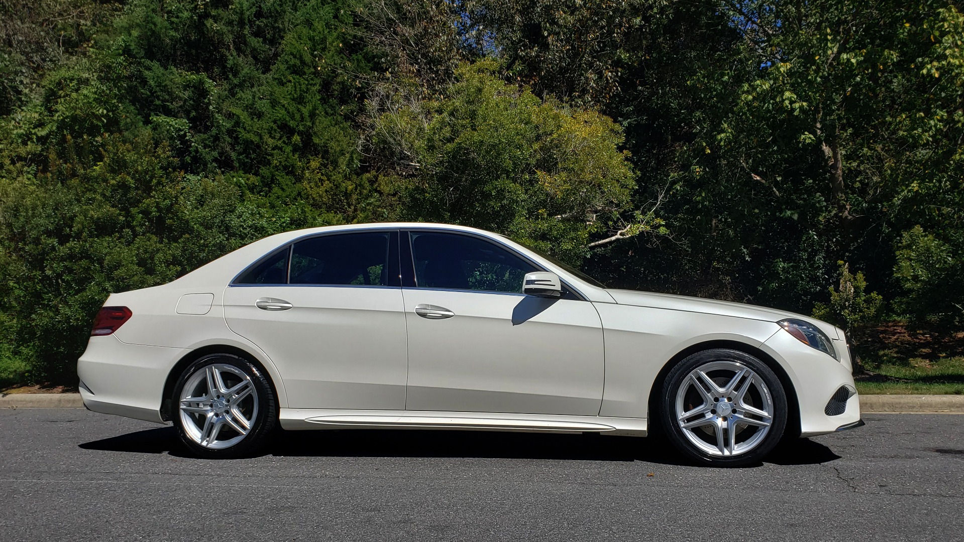 Used 2014 Mercedes-Benz E-CLASS E 350 SPORT / PREM 1 PKG / NAV / LIGHTING / KEYLESS-GO for sale Sold at Formula Imports in Charlotte NC 28227 5