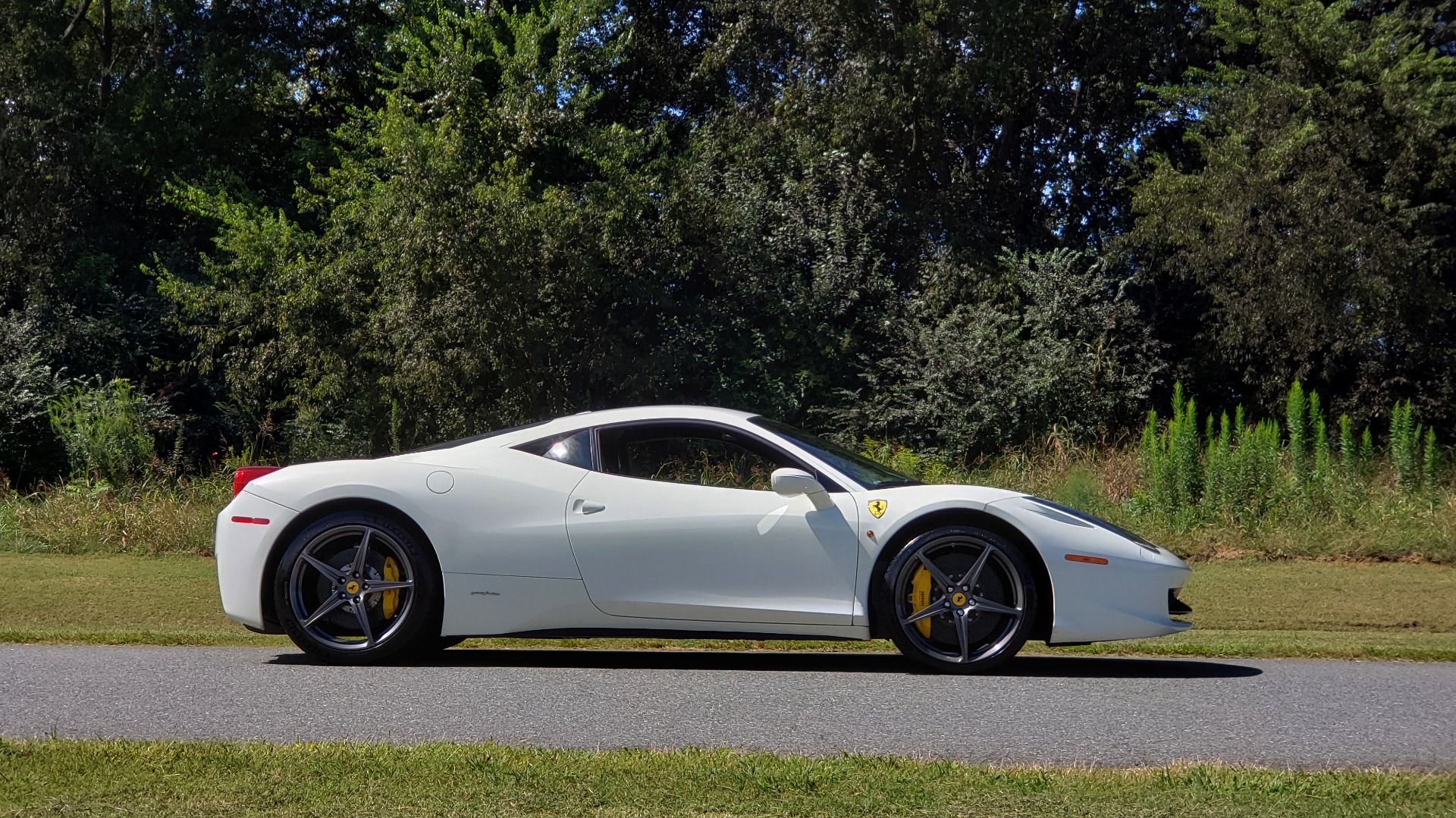 Used 2012 Ferrari 458 ITALIA COUPE / 4.5L V8 / 7-SPEED AUTO / LOW MILES SUPER CLEAN for sale Sold at Formula Imports in Charlotte NC 28227 14