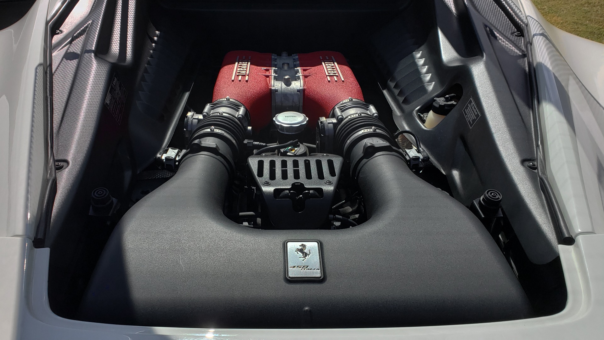 Used 2012 Ferrari 458 ITALIA COUPE / 4.5L V8 / 7-SPEED AUTO / LOW MILES SUPER CLEAN for sale Sold at Formula Imports in Charlotte NC 28227 18