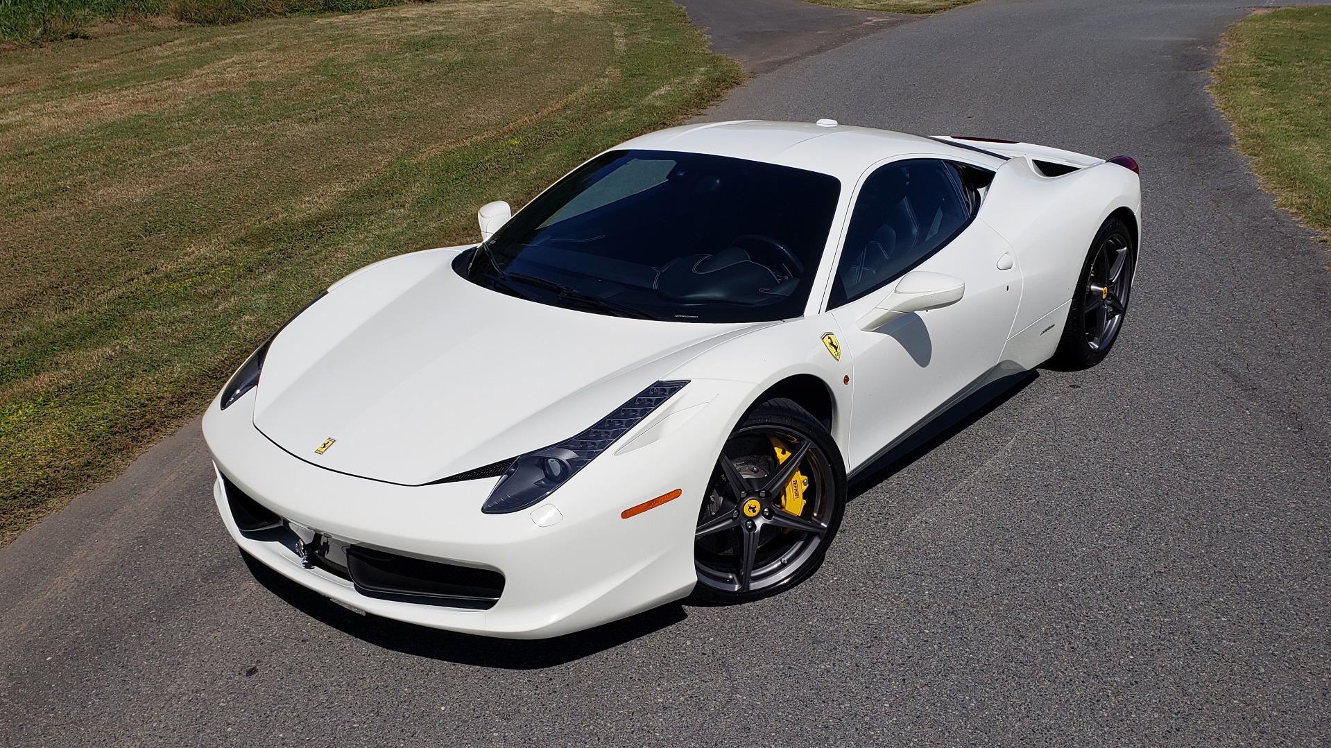 Used 2012 Ferrari 458 ITALIA COUPE / 4.5L V8 / 7-SPEED AUTO / LOW MILES SUPER CLEAN for sale Sold at Formula Imports in Charlotte NC 28227 5