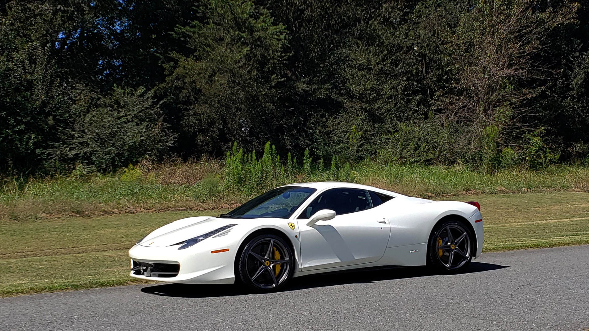 Used 2012 Ferrari 458 ITALIA COUPE / 4.5L V8 / 7-SPEED AUTO / LOW MILES SUPER CLEAN for sale Sold at Formula Imports in Charlotte NC 28227 9