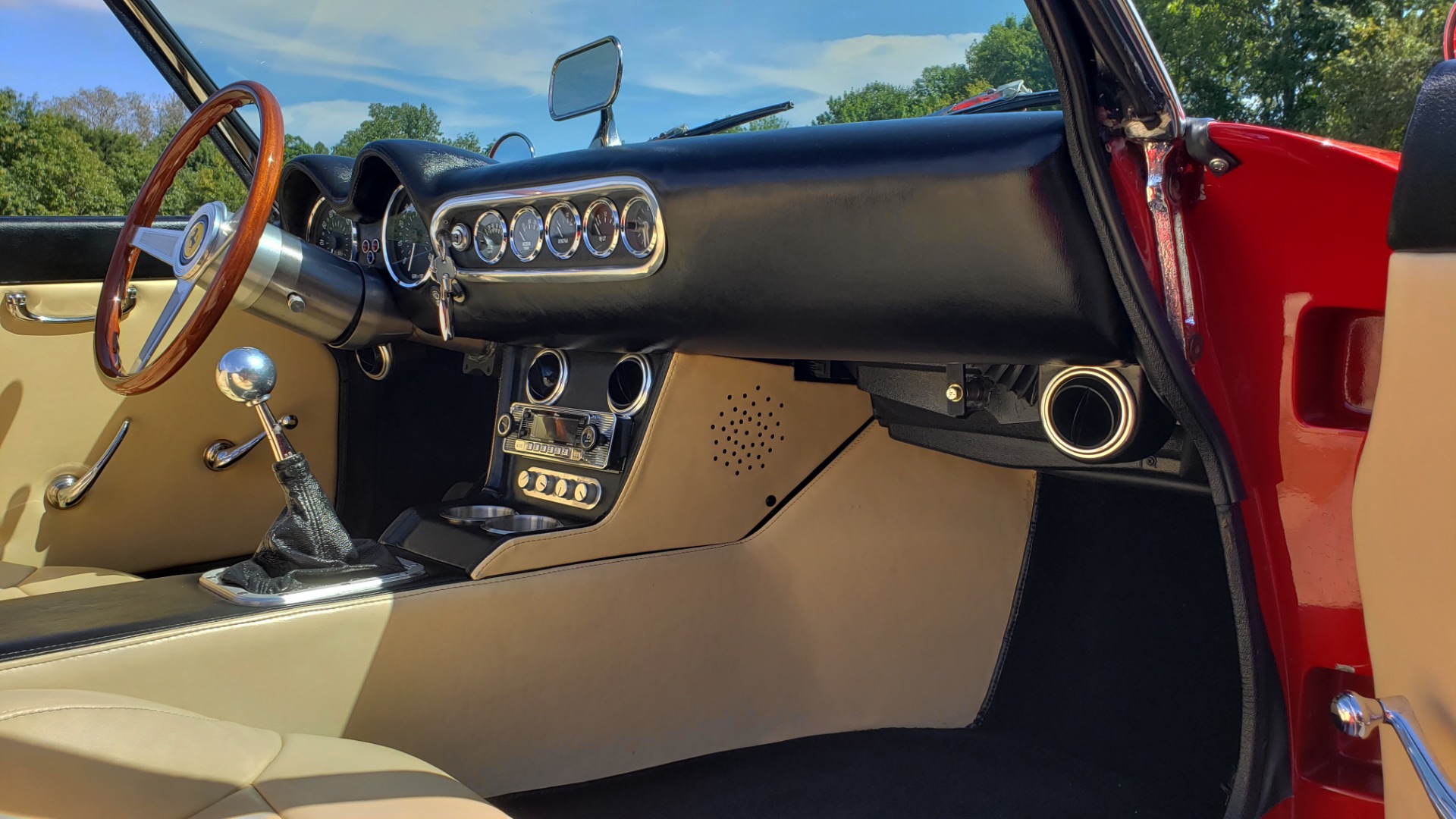 Used 1961 Ferrari 250GT SWB CALIFORNIA REPLICA / 302CI V8 / TREMEC 5-SPEED for sale Sold at Formula Imports in Charlotte NC 28227 35