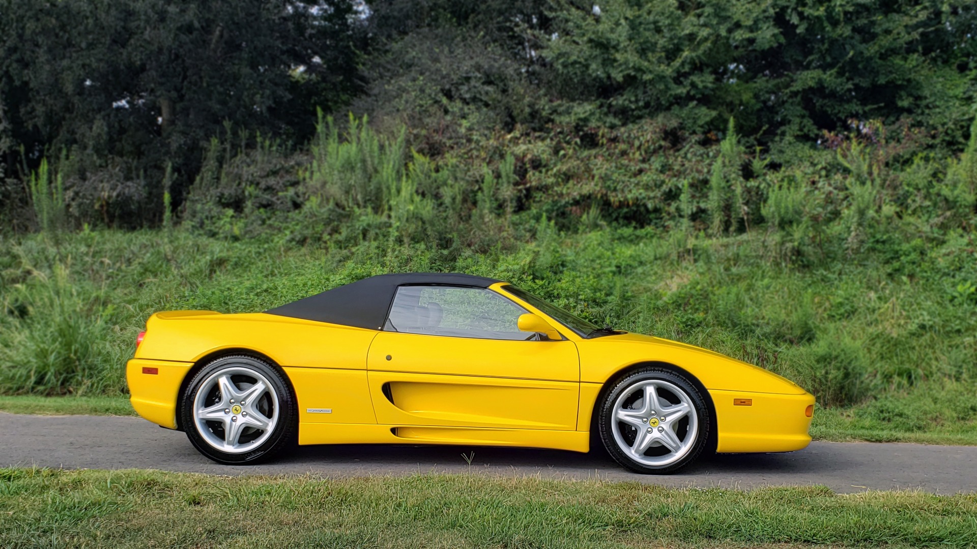 Used 1996 Ferrari F355 SPIDER / GATED 6-SPEED MANUAL / LOW MILES / NEW TIRES for sale Sold at Formula Imports in Charlotte NC 28227 3