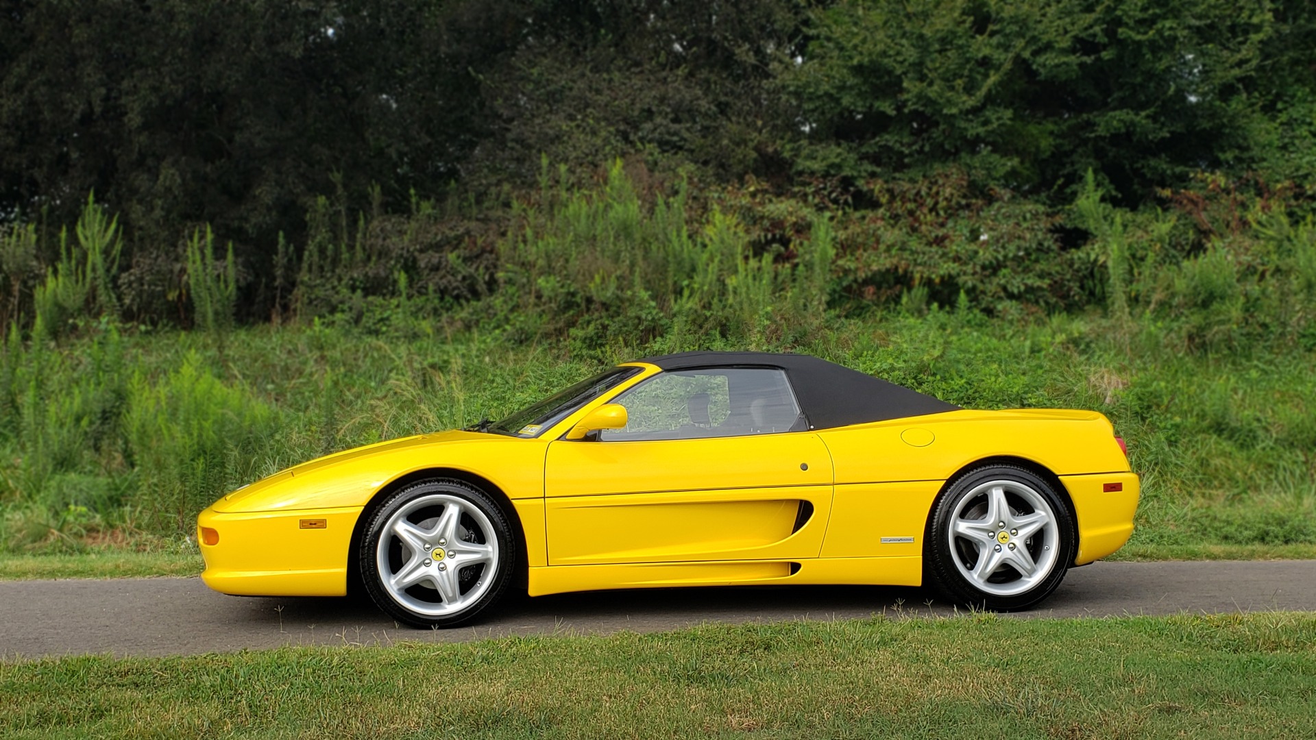 Used 1996 Ferrari F355 SPIDER / GATED 6-SPEED MANUAL / LOW MILES / NEW TIRES for sale Sold at Formula Imports in Charlotte NC 28227 7