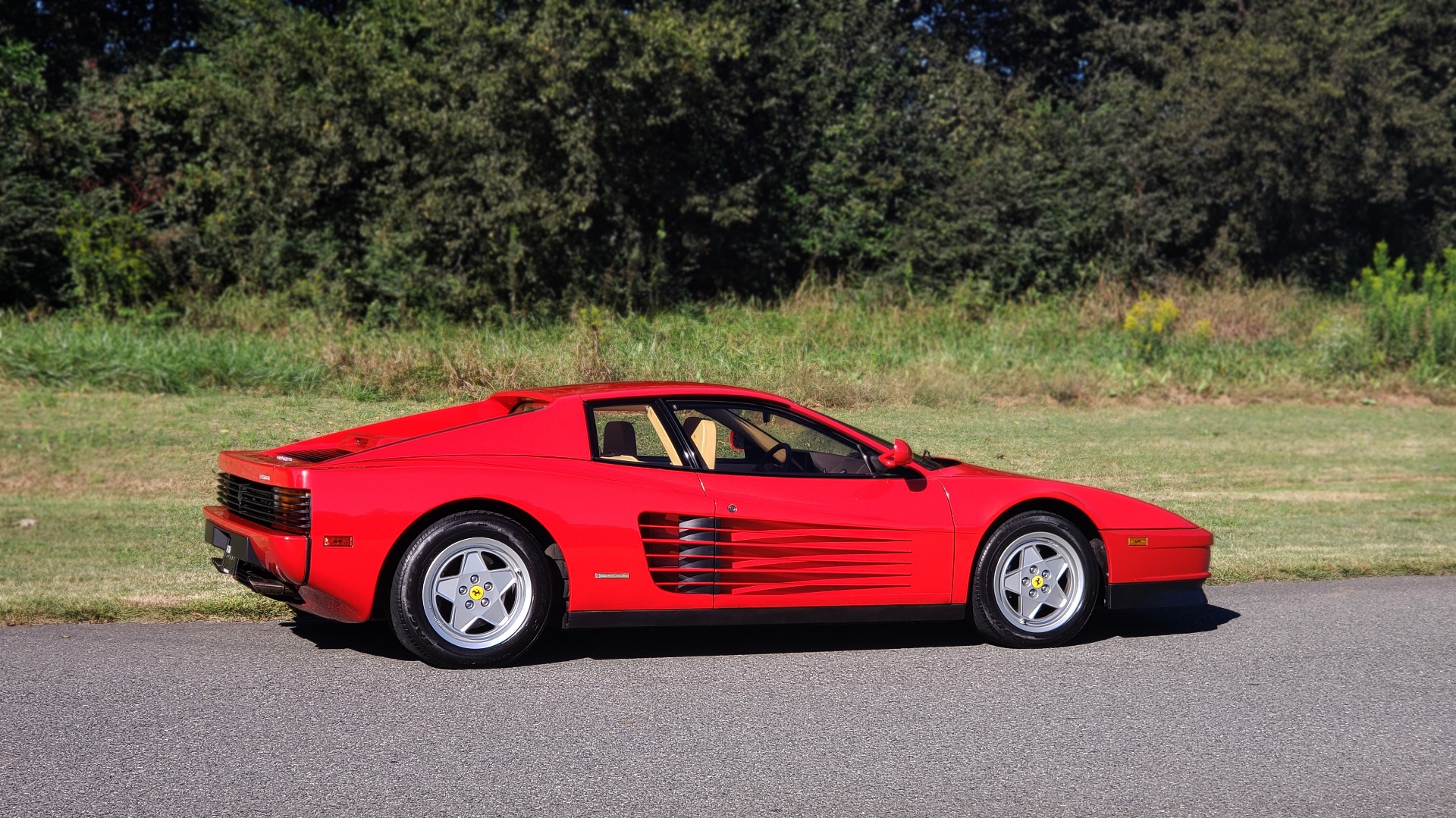Used 1988 Ferrari TESTAROSSA COUPE / 4.9L FLAT-12 / 5-SPEED MANUAL / LOW MILES SUPER CLEAN for sale Sold at Formula Imports in Charlotte NC 28227 10