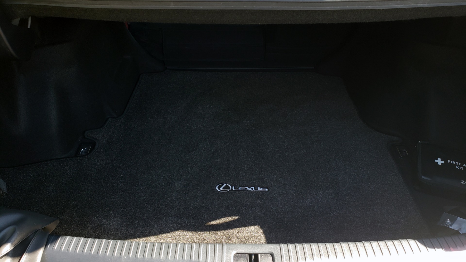 Used 2015 Lexus IS 350 F-SPORT / AWD / NAV / SUNROOF / BSM / REARVIEW for sale Sold at Formula Imports in Charlotte NC 28227 18
